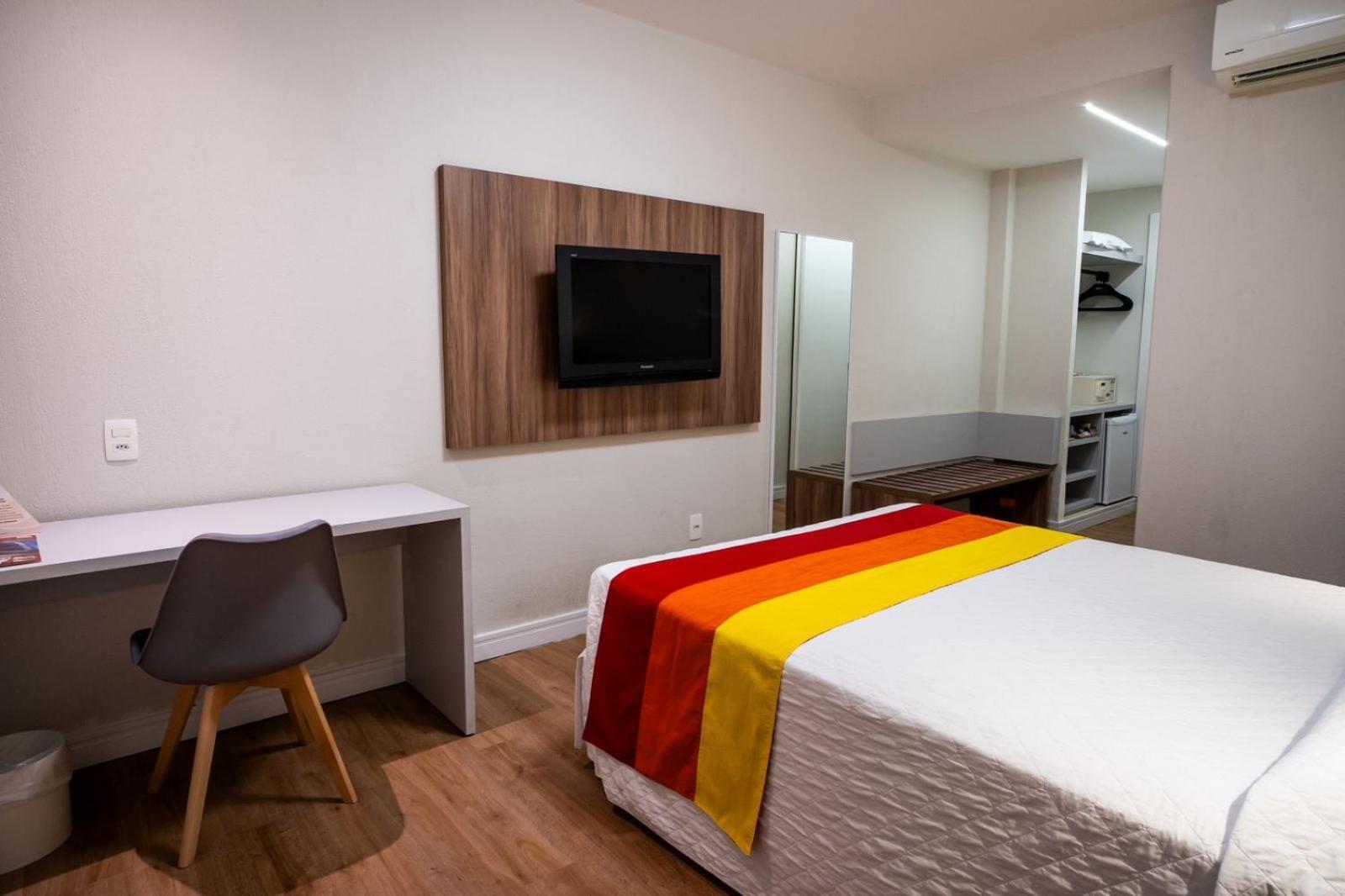 Standard Queen Room