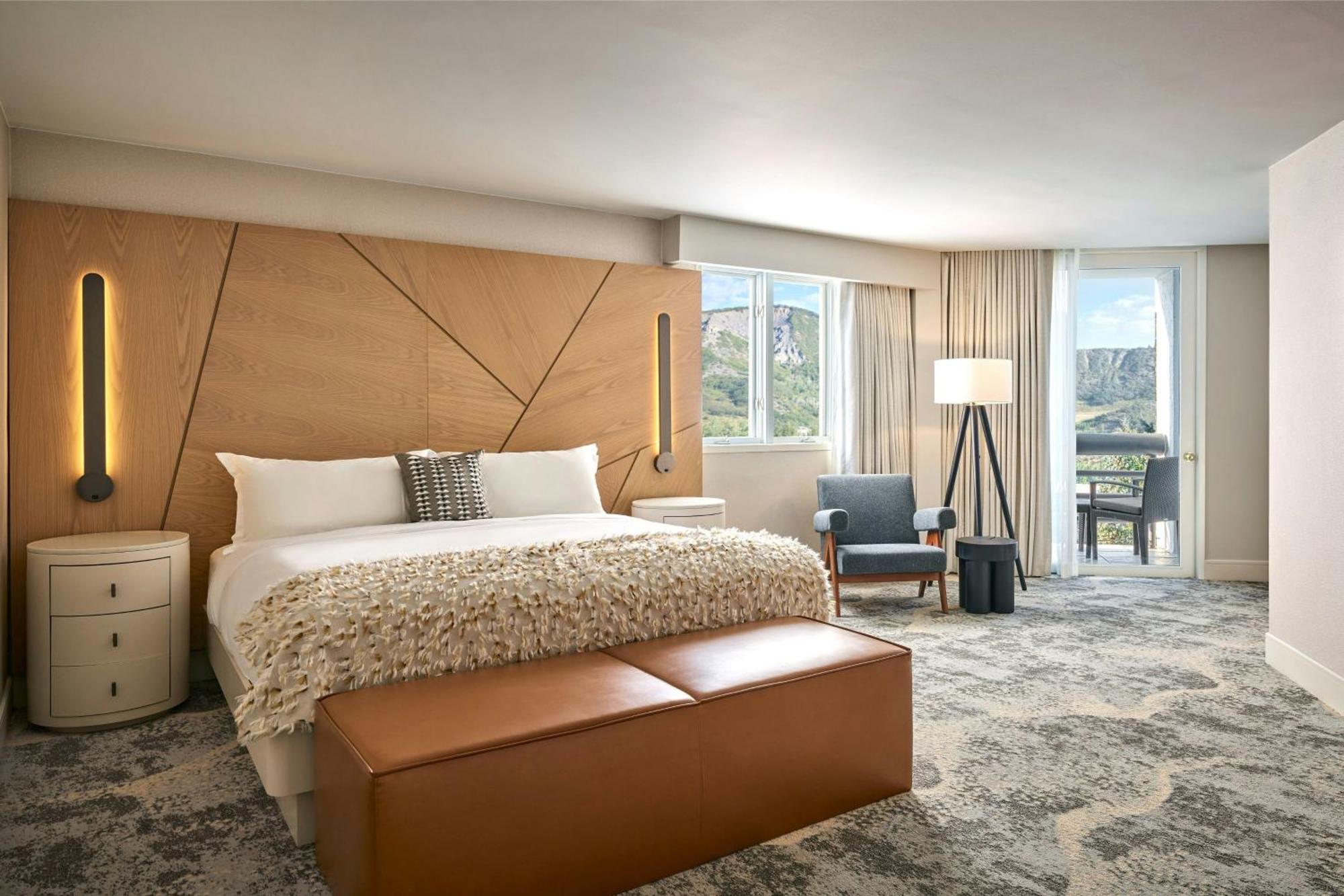 Two-Bedroom Viewline Penthouse Suite with Mountain View