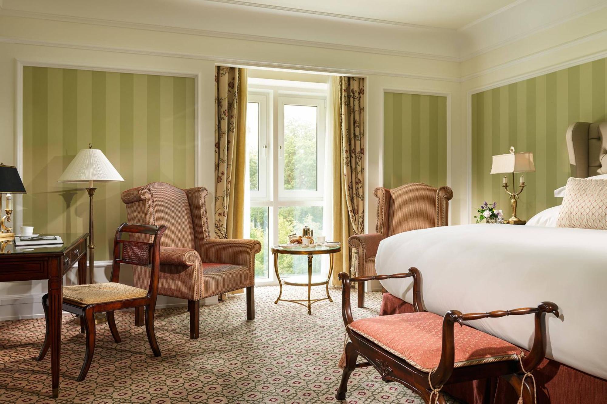 Guest room 1 King Classic Deluxe
