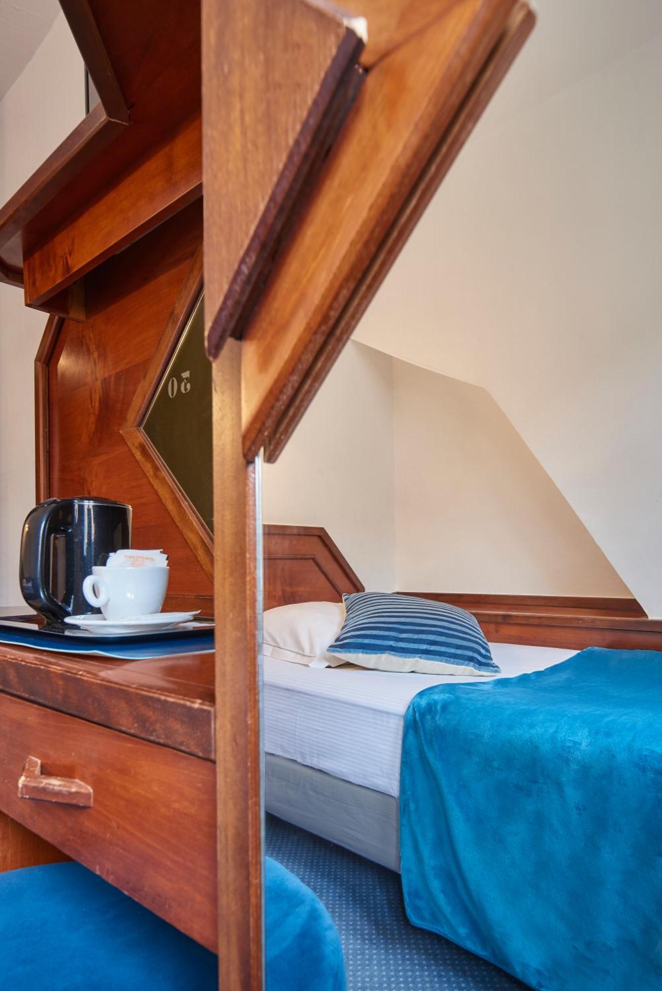 Mini Single Room Cathedral View