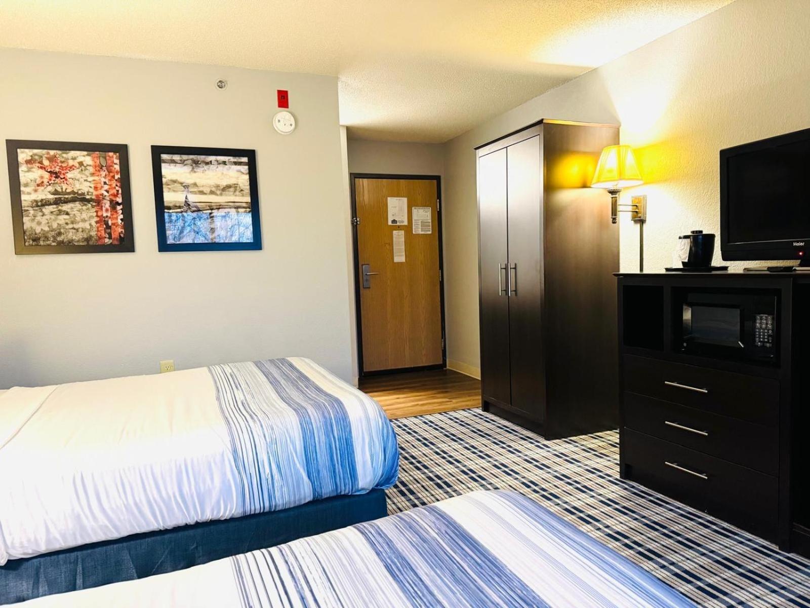 Queen Room with Two Queen Beds - Non-Smoking