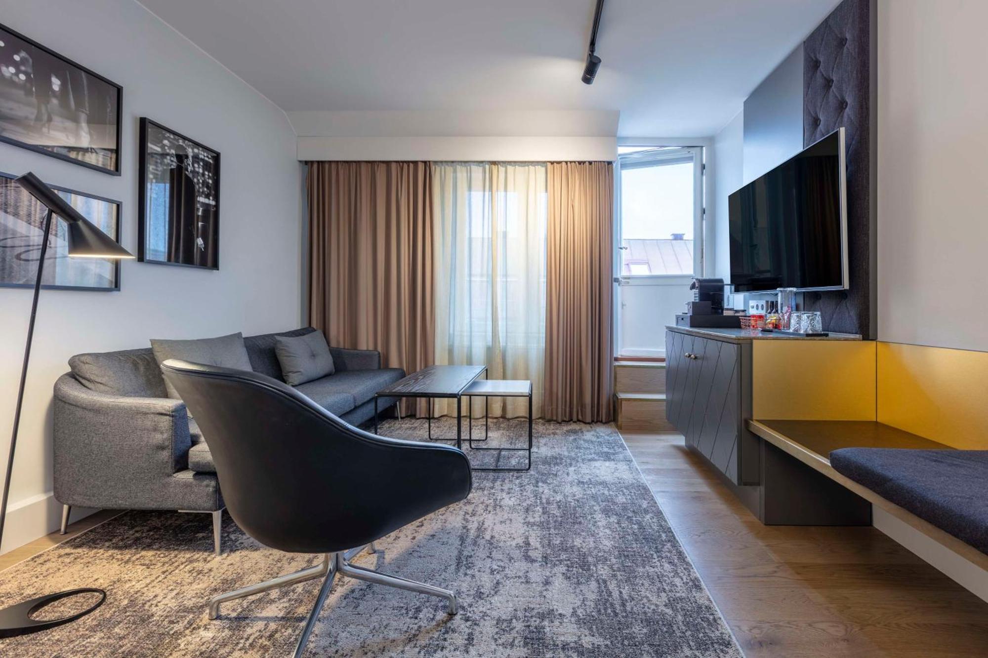 Junior Suite min 25 years of age acceptable