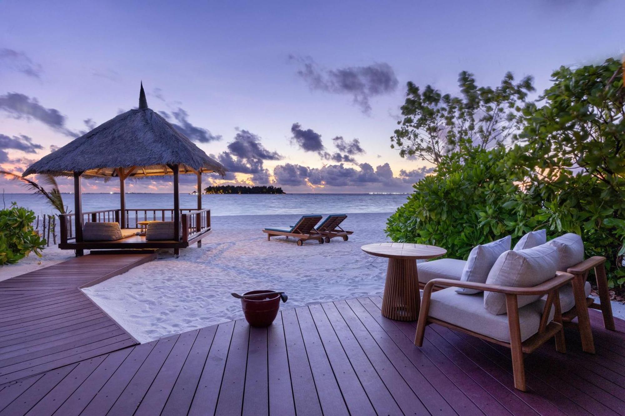 Beachfront Sunset View Pool Villa
