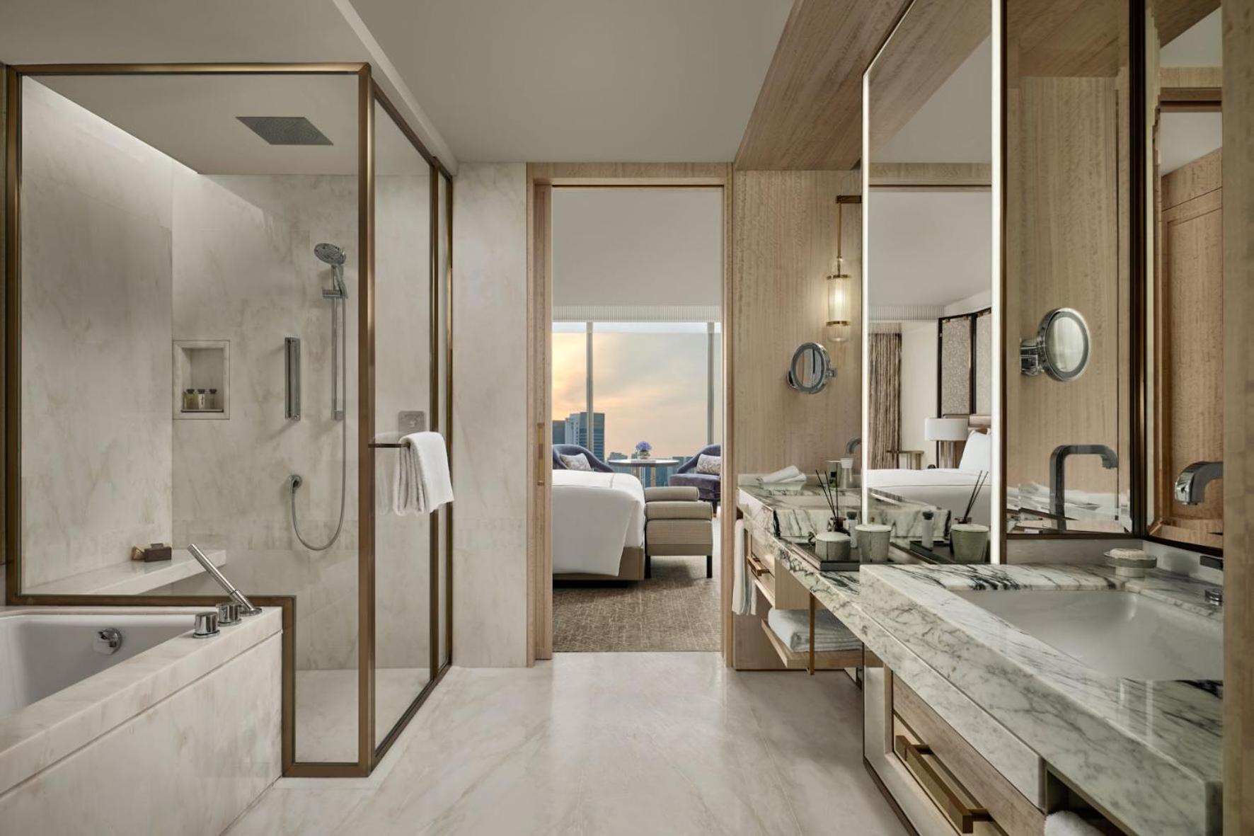 Premier Zimmer Sands mit Kingsize-Bett und Stadtblick