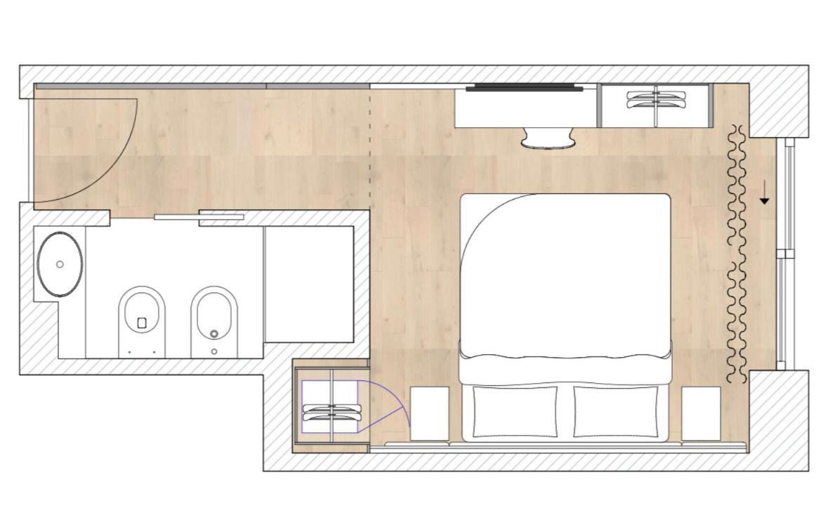 Standard Double room with Sea-facing Balcony (small bathroom)