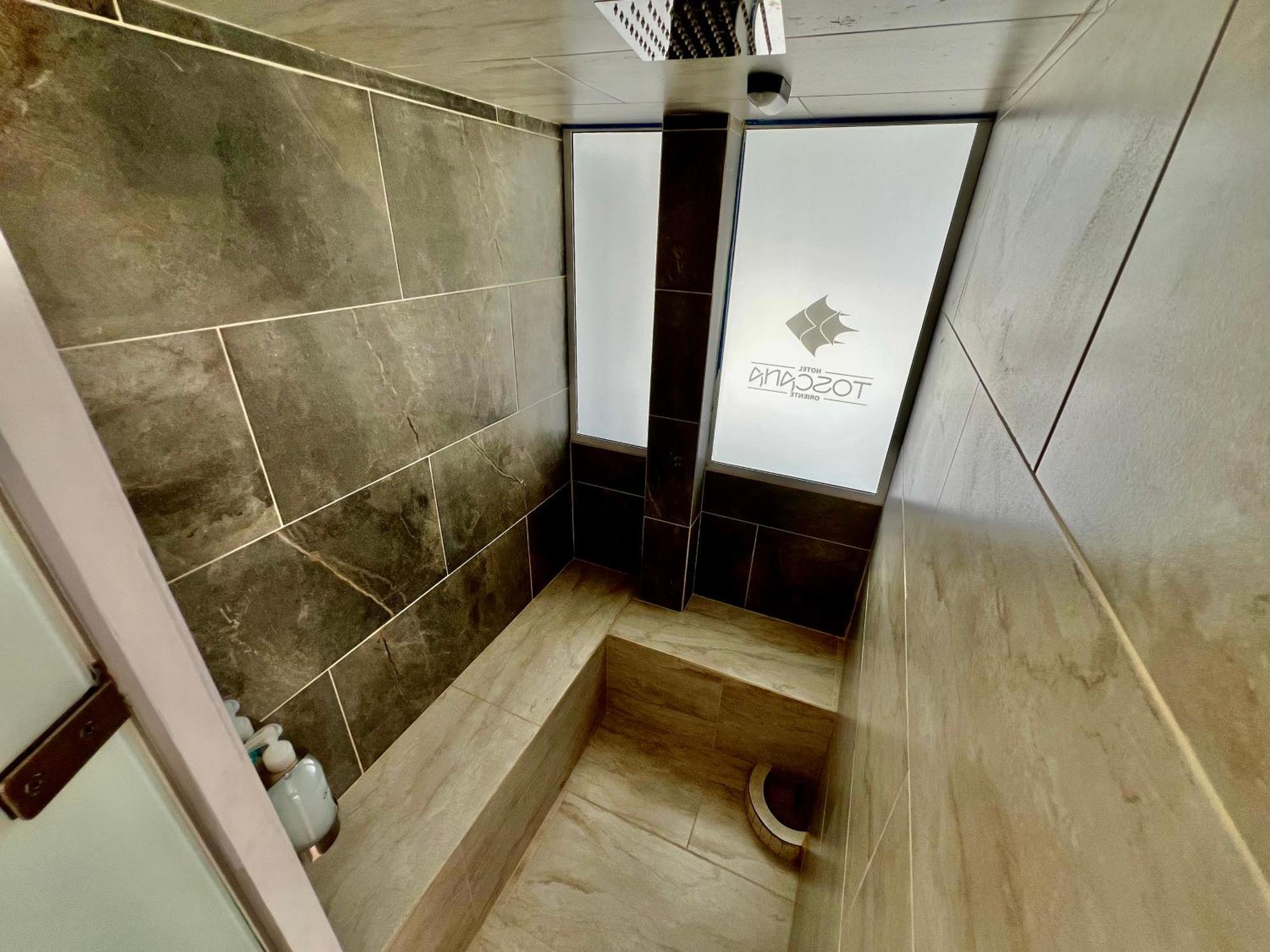 Deluxe Suite,1645683955:JPEG