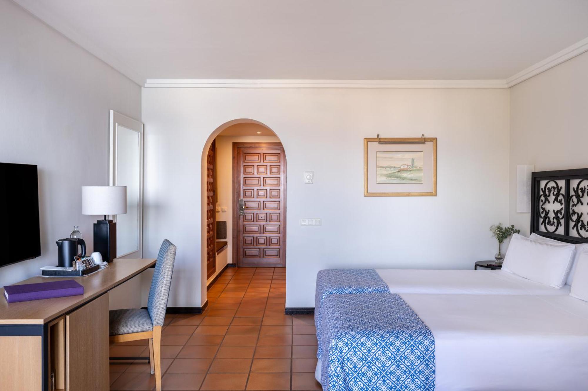 Double Standar Room (3 Adults)