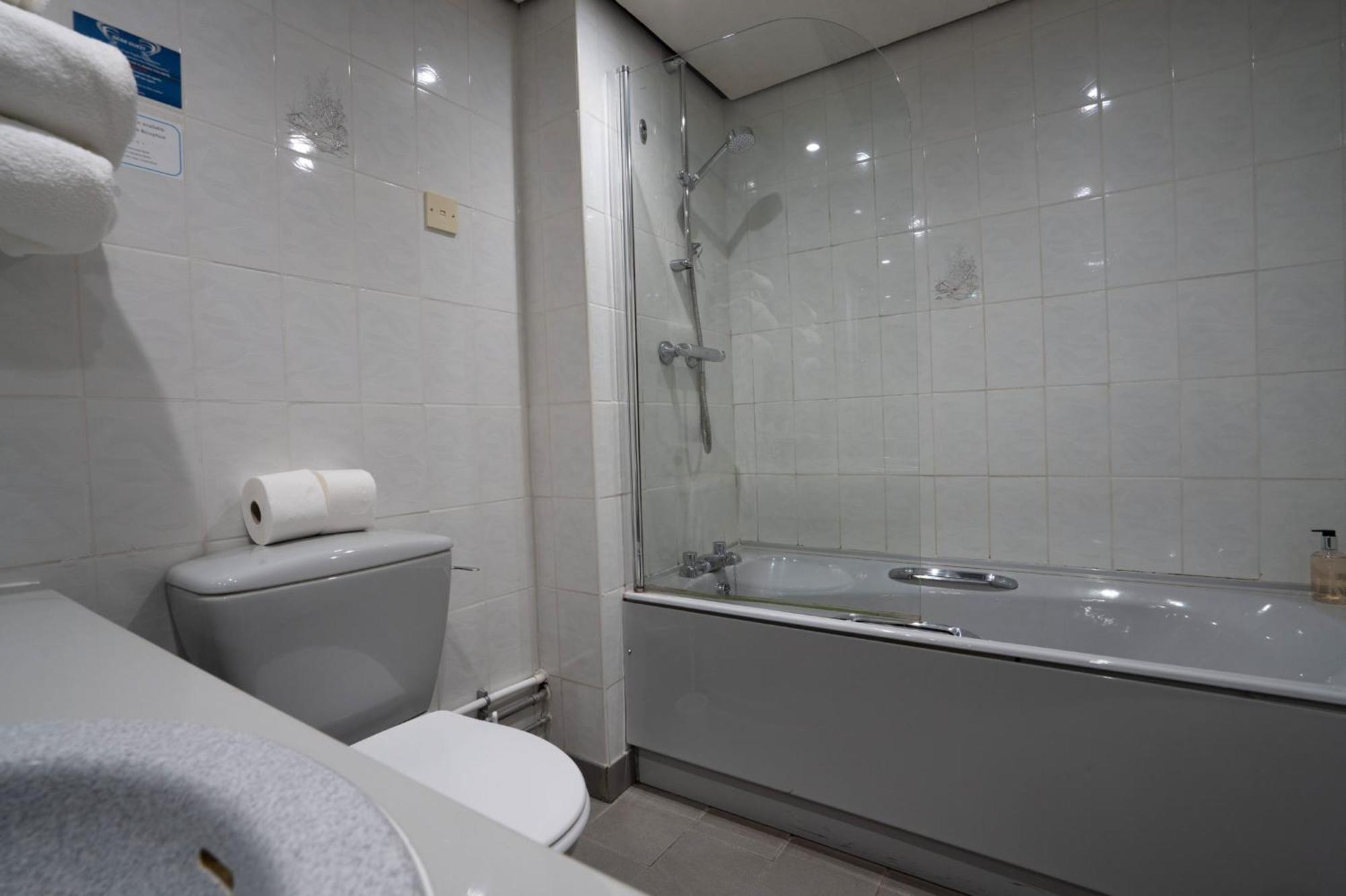 Standard Twin Room with Canal View