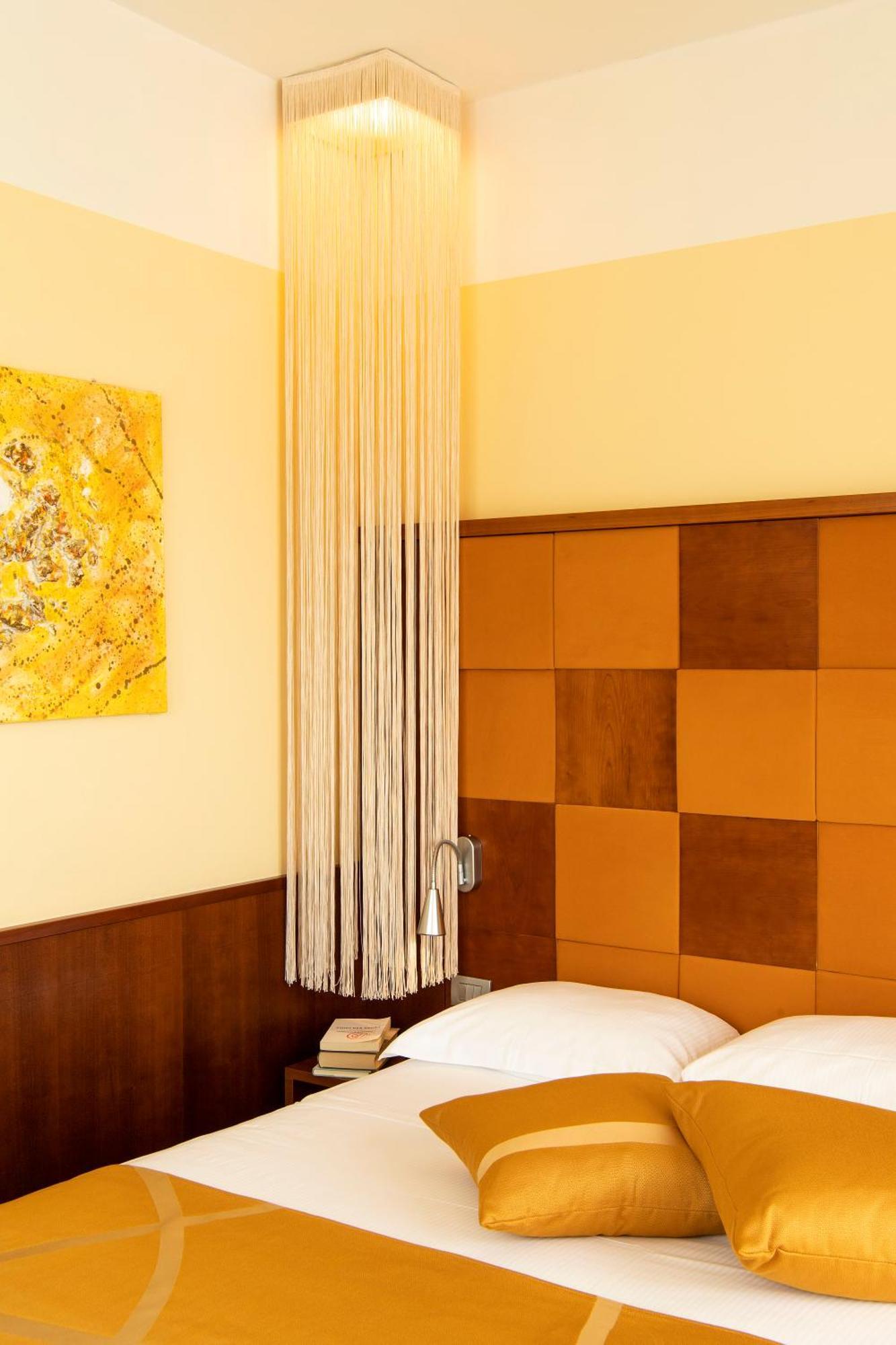 Classic Double Room,1111889802:JPEG