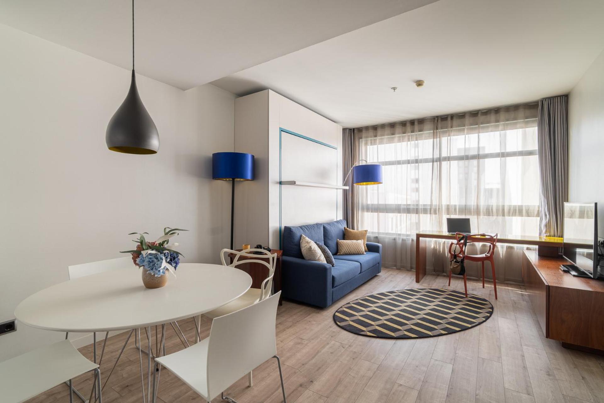 Deluxe One-Bedroom Apartment,1649017327:JPEG