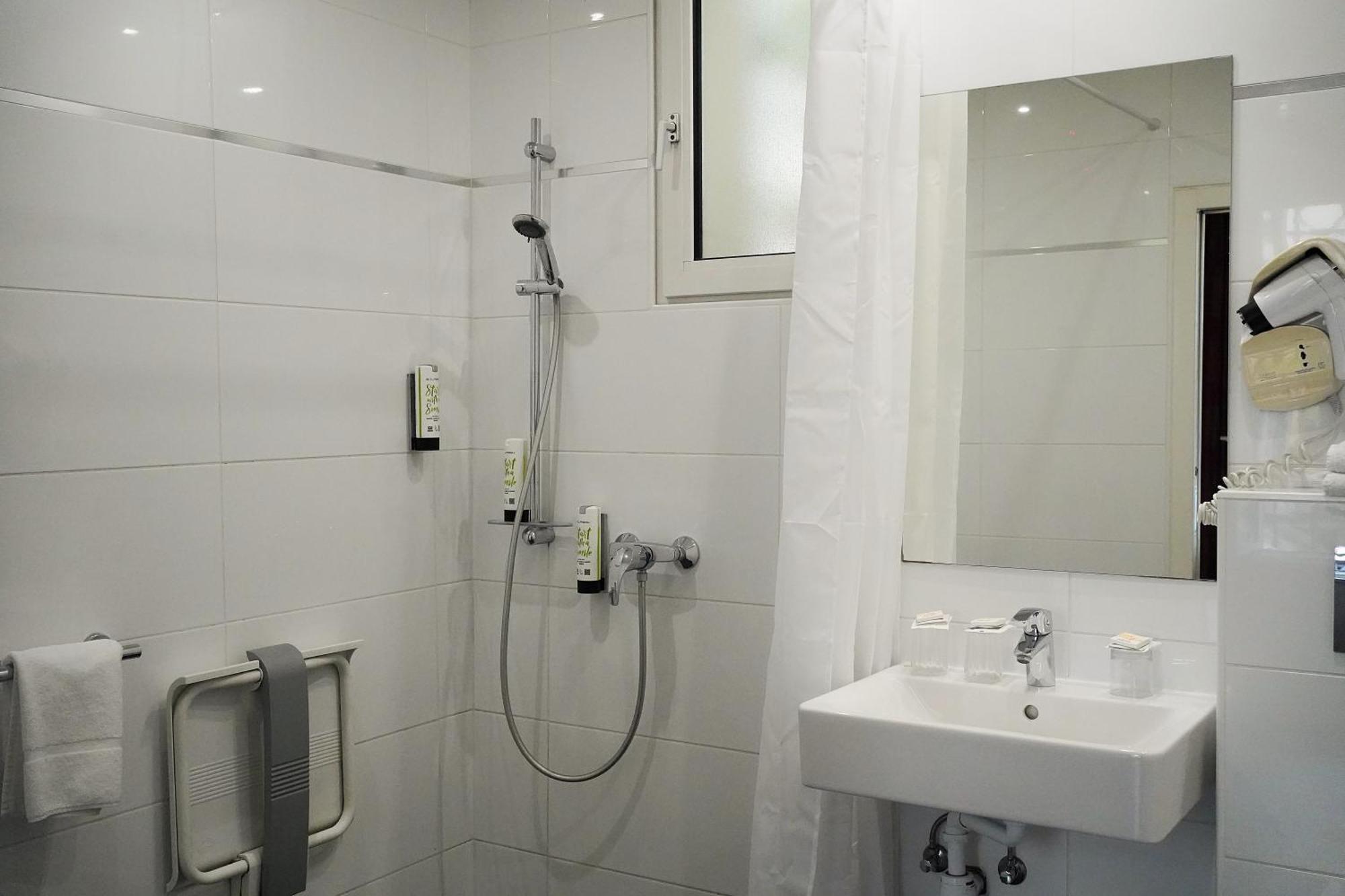Triple Room - Disability Access