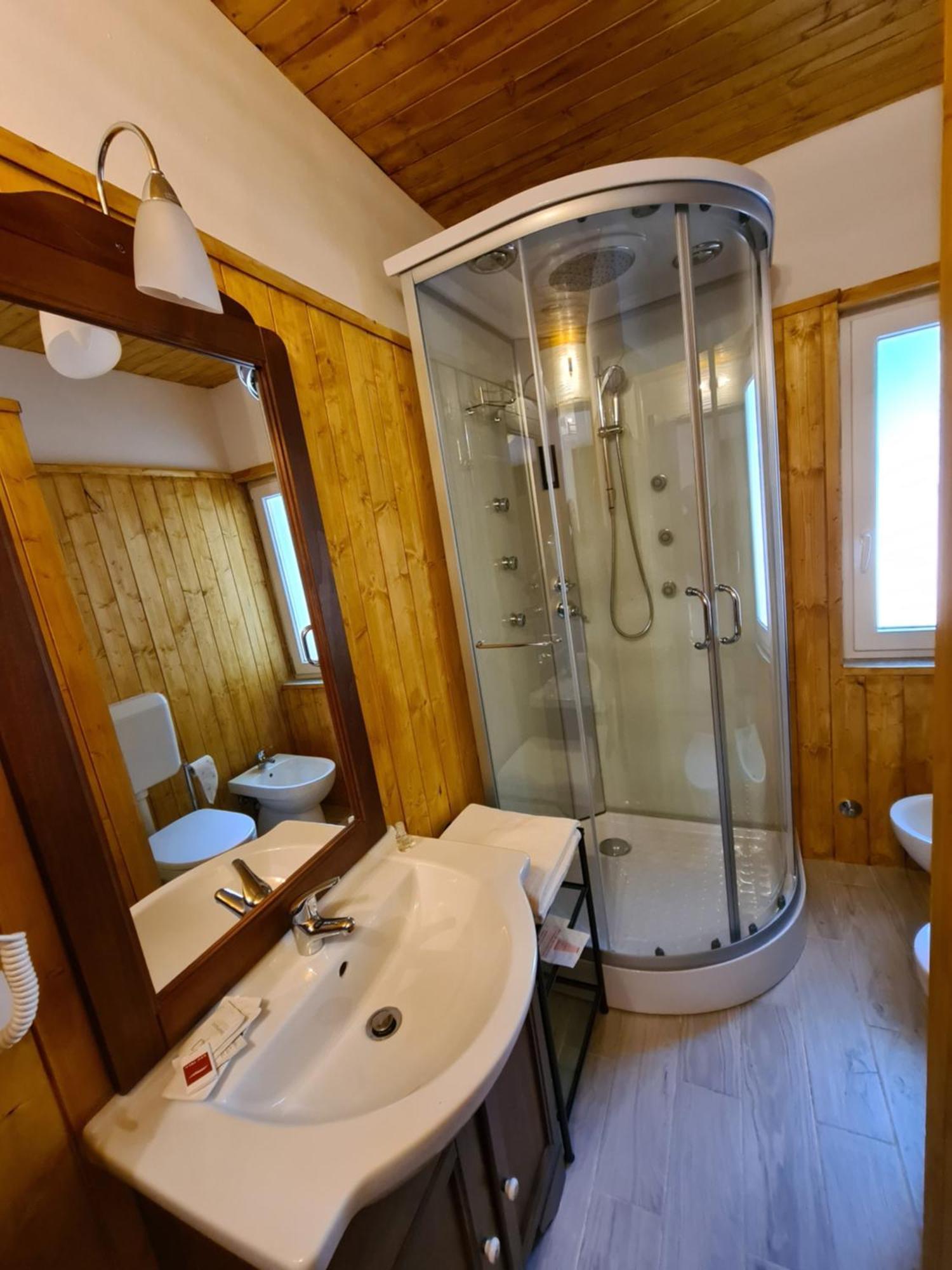 Double Room Private Bathroom,1651751241:JPEG