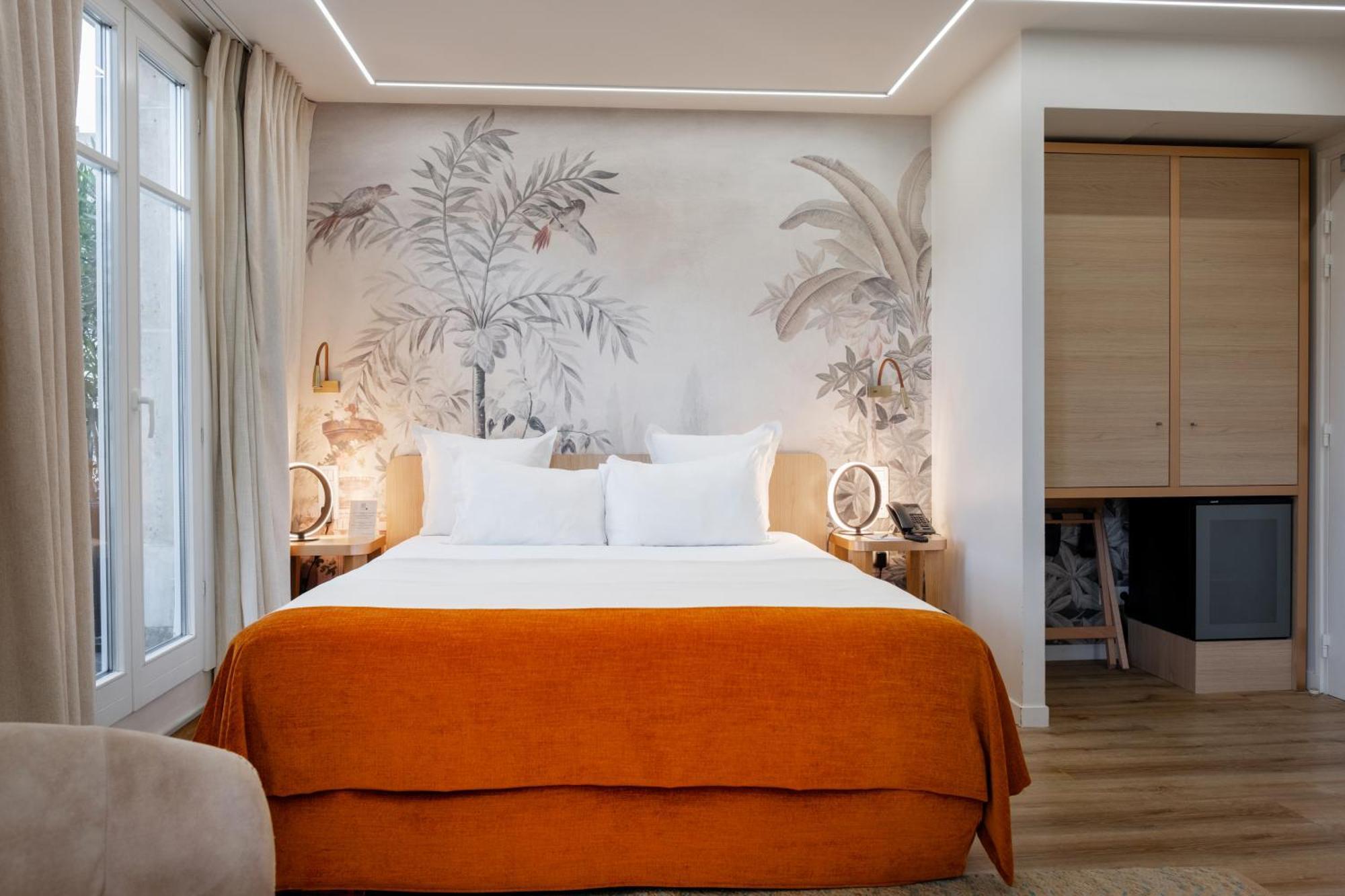 Signature Terrace Room