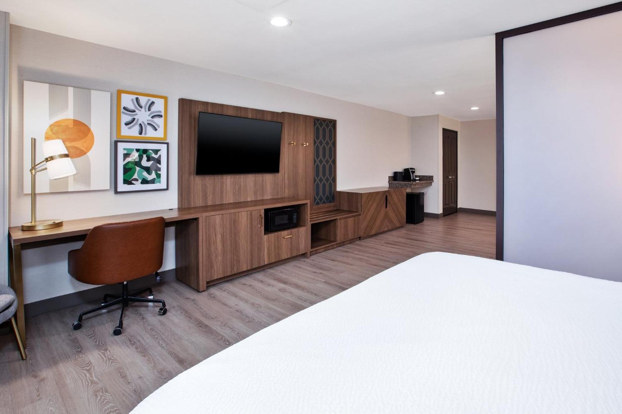 Executive King Suite,1704935493:JPEG