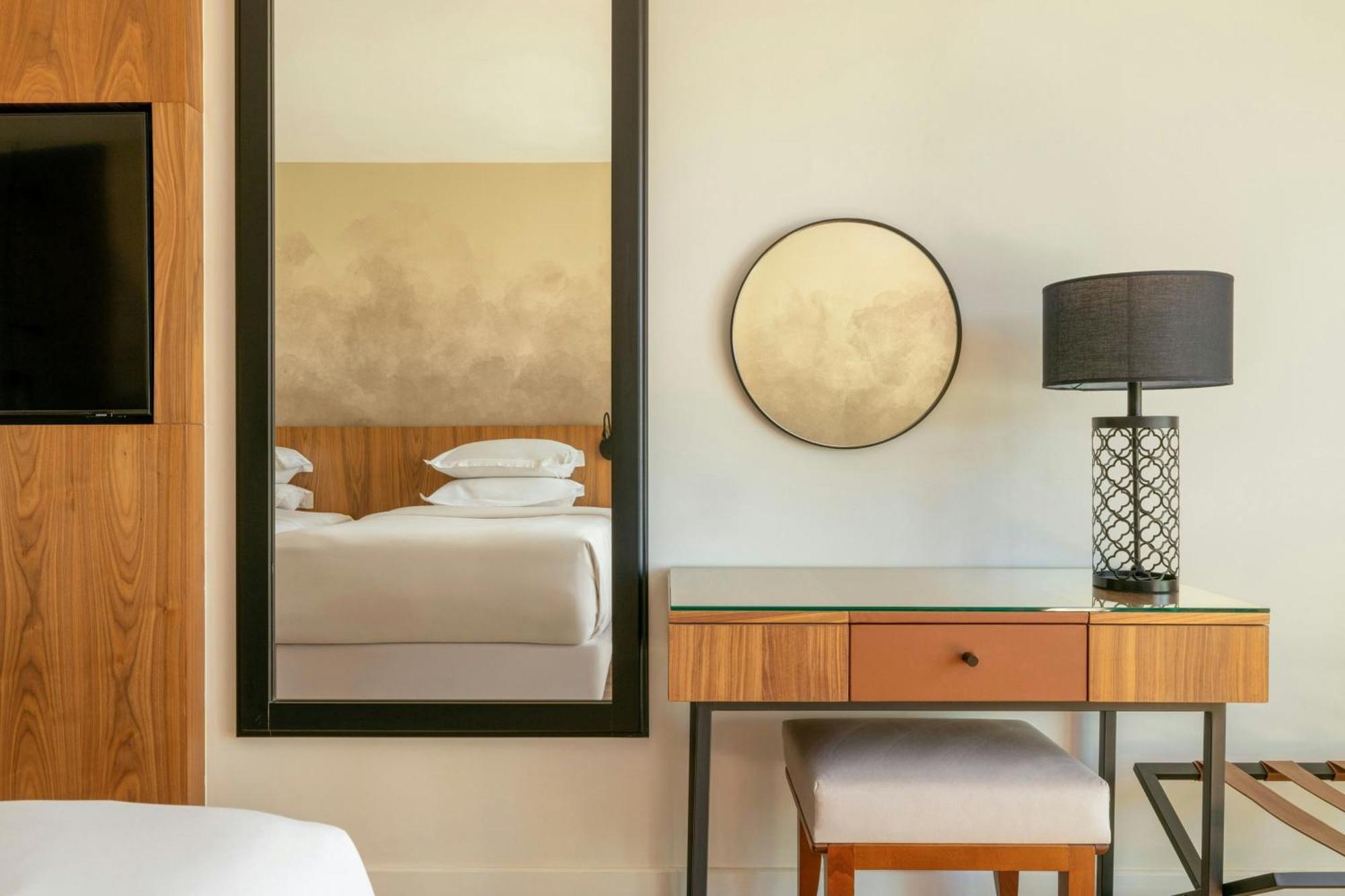 Superior Twin Room with Two Twin Beds and Garden View