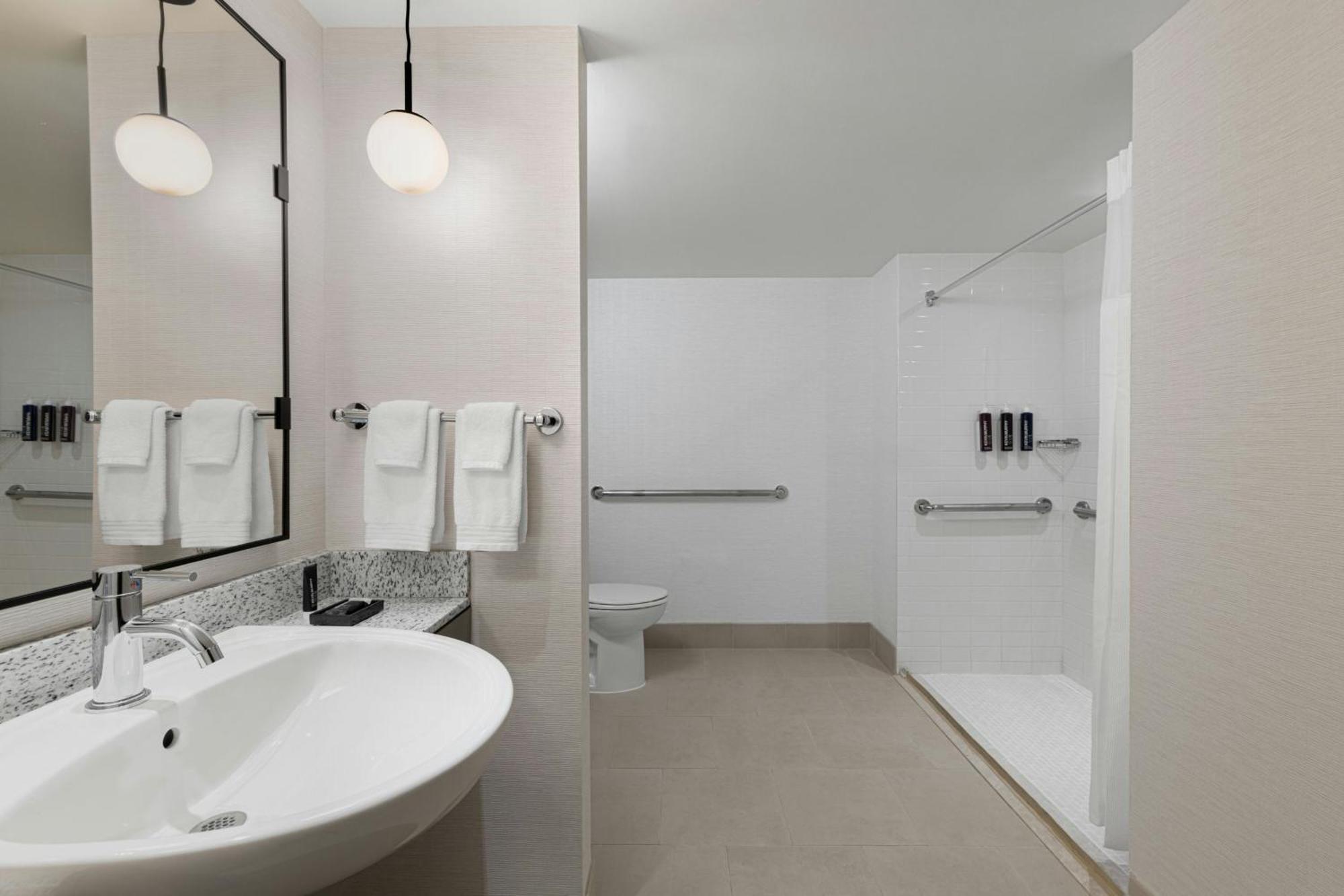 King Room Roll Shower Mobility Hearing Accessible