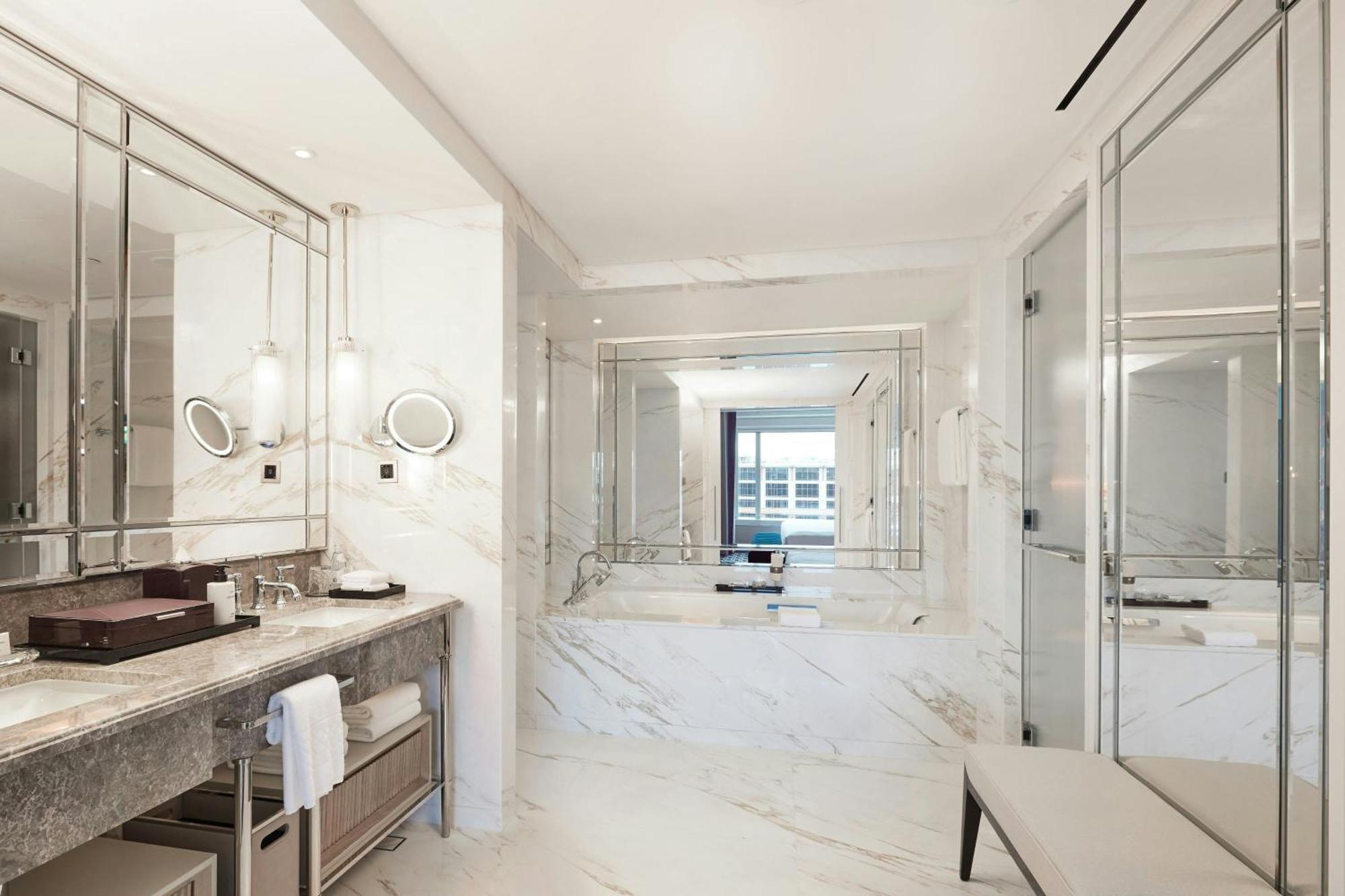 One-Bedroom Grand Catherine Suite with Two Double Beds and City View