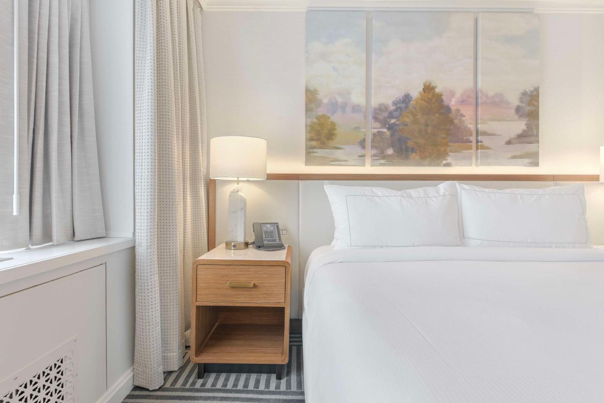 Junior King Suite with Seating Area