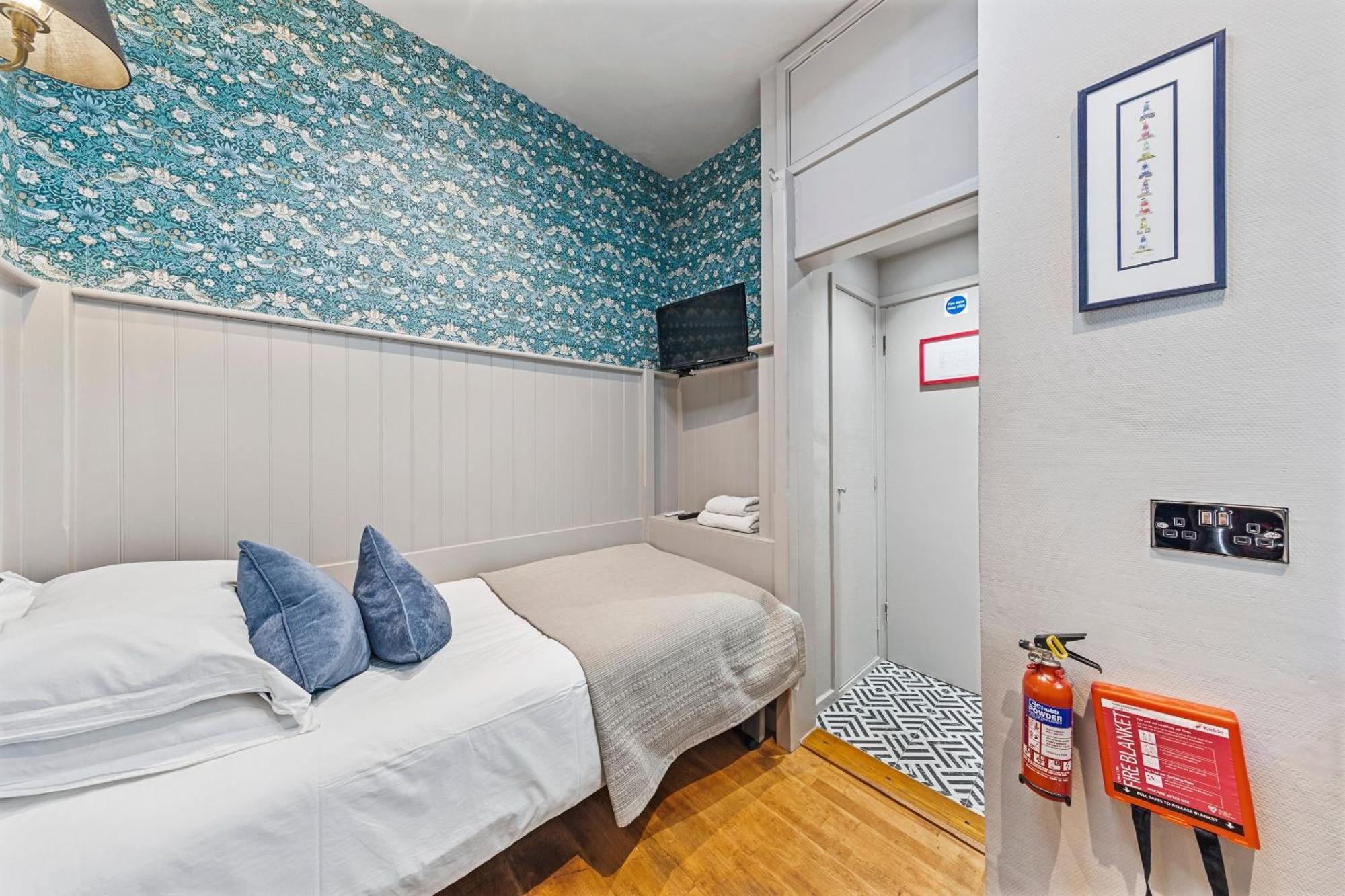 Small Single Room
