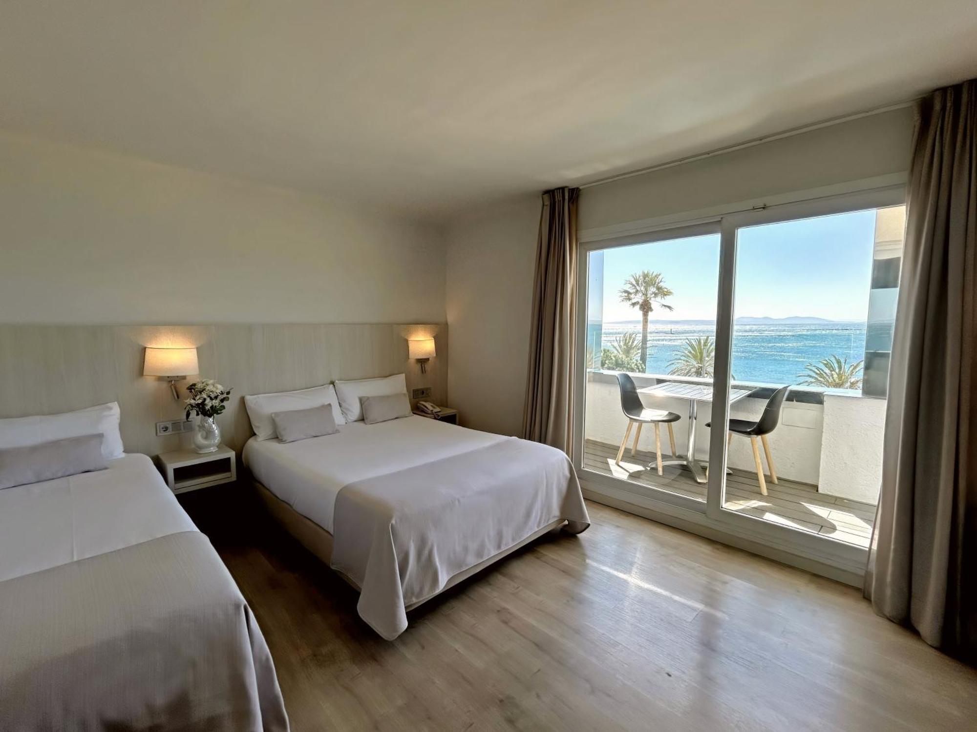 Triple Room with Partial Sea View