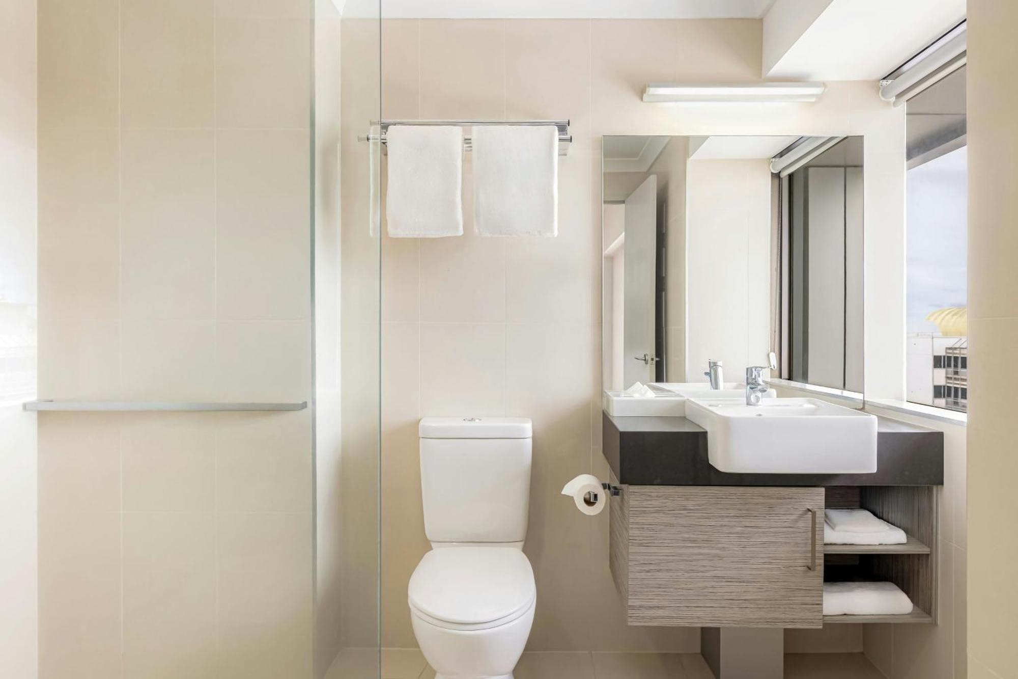 Standard Twin Room with City View