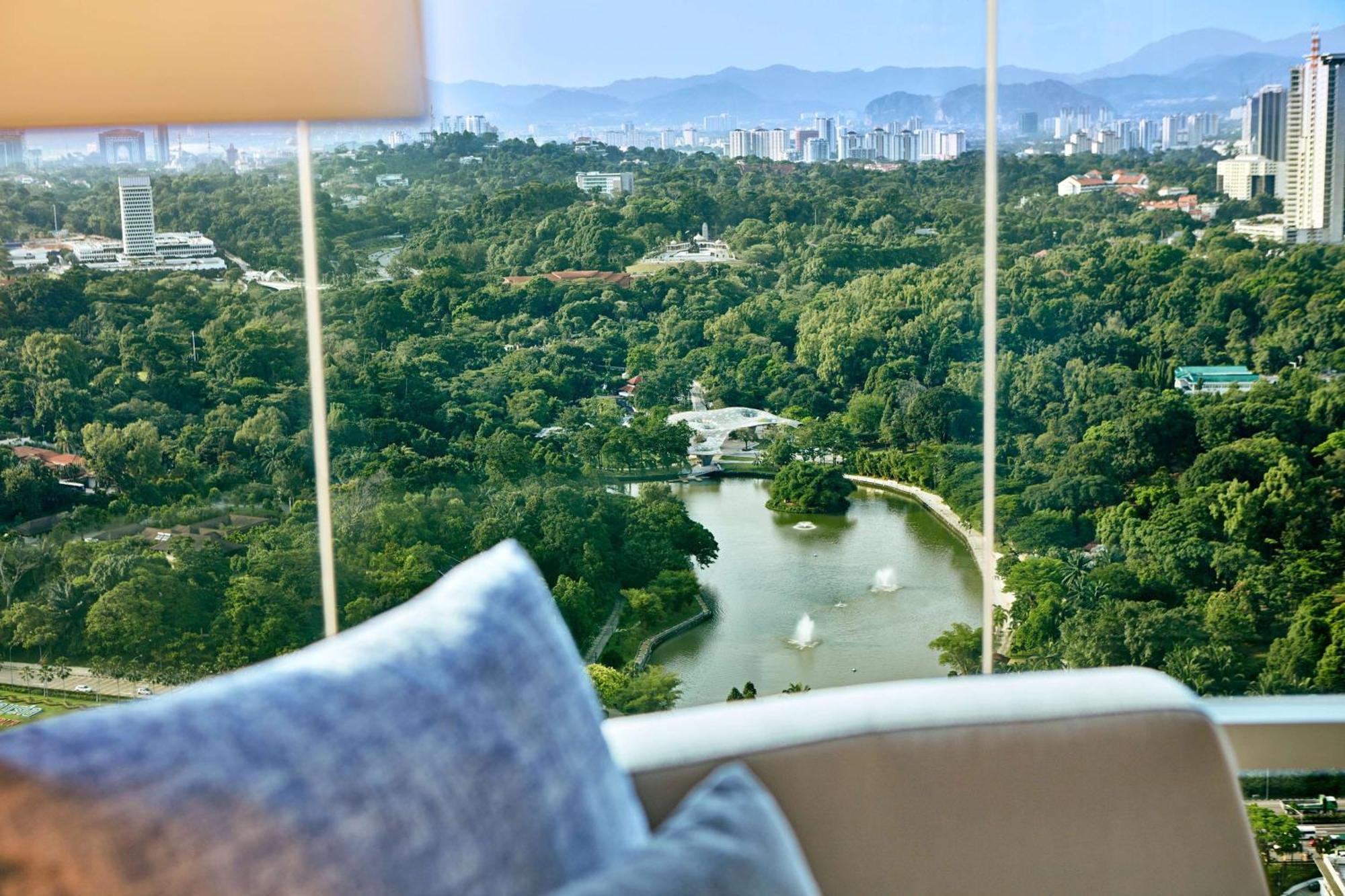 King Accessible Room - Lake View