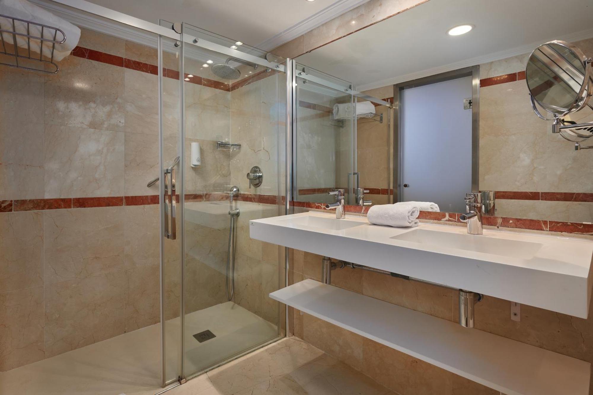 Junior Suite with Sea View (2 Adults)