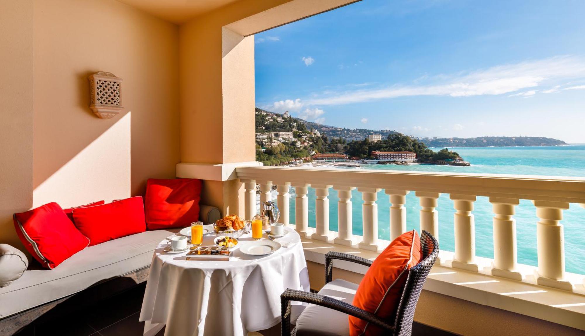 Quarto Exclusivo com 2 Camas de Solteiro e Vista do Mar