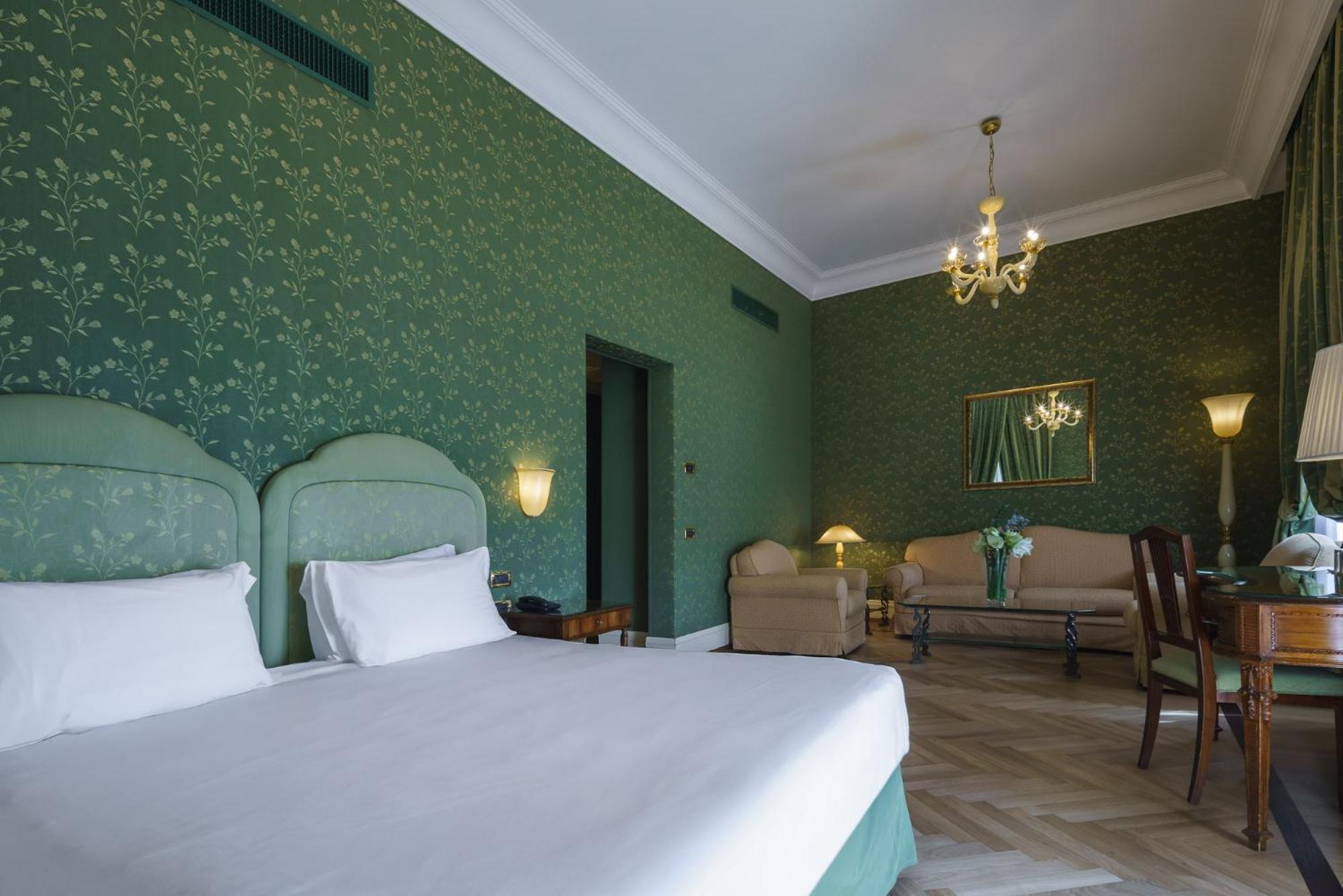 Standard Suite with Sea View