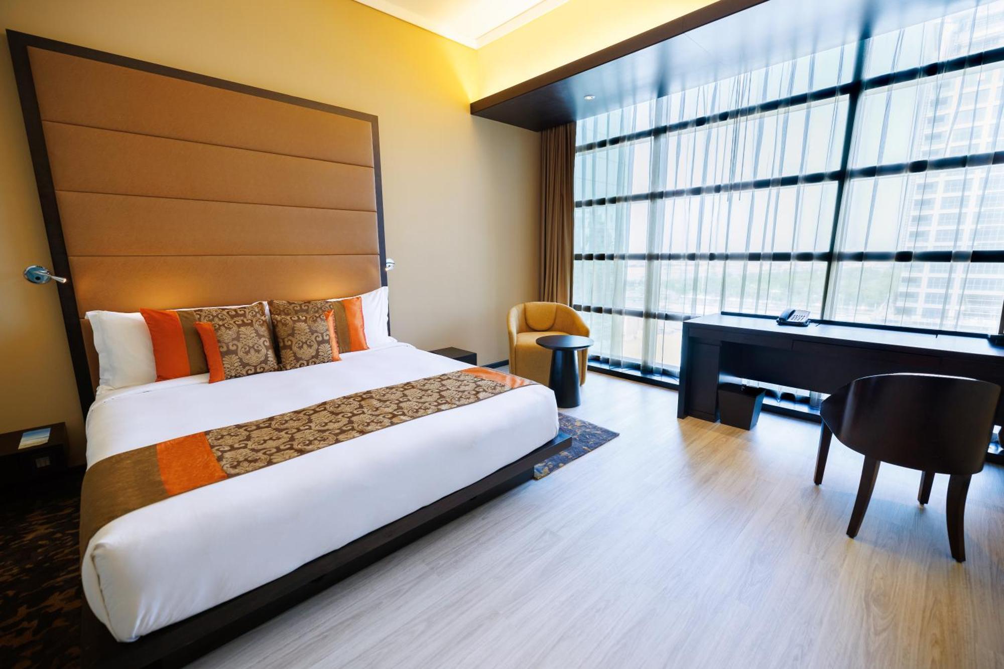 Deluxe Room one King Bed Non Smoking