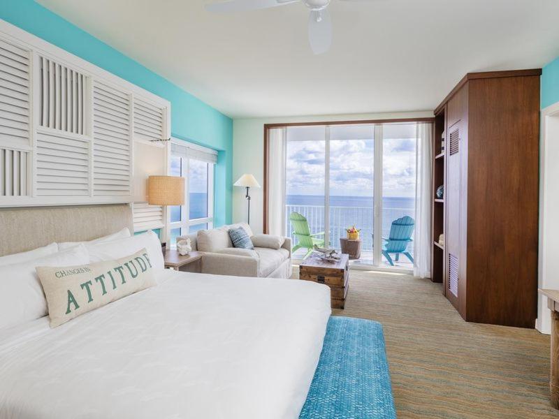Quarto com Cama King-size e Vista do Mar