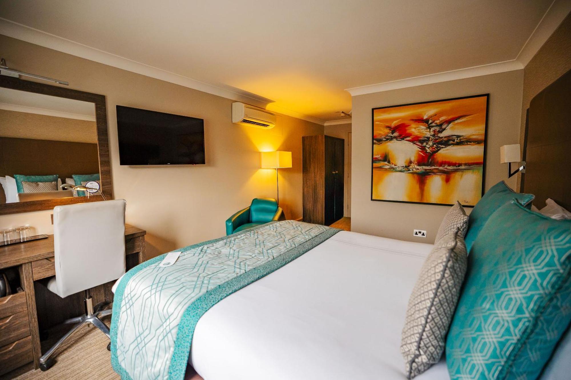 Standard Queen Room
