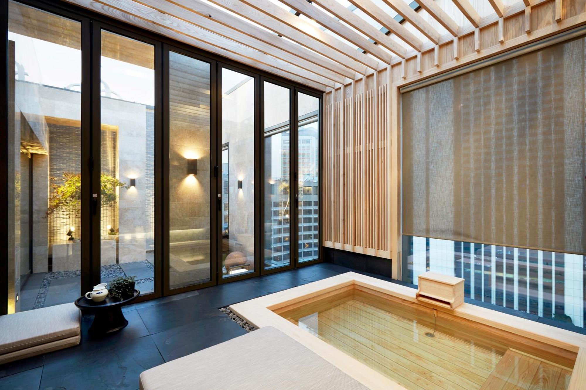 Crown Park Suite Private Terrace & Hot tub & Surround view Highest Floor,1678664294:JPEG