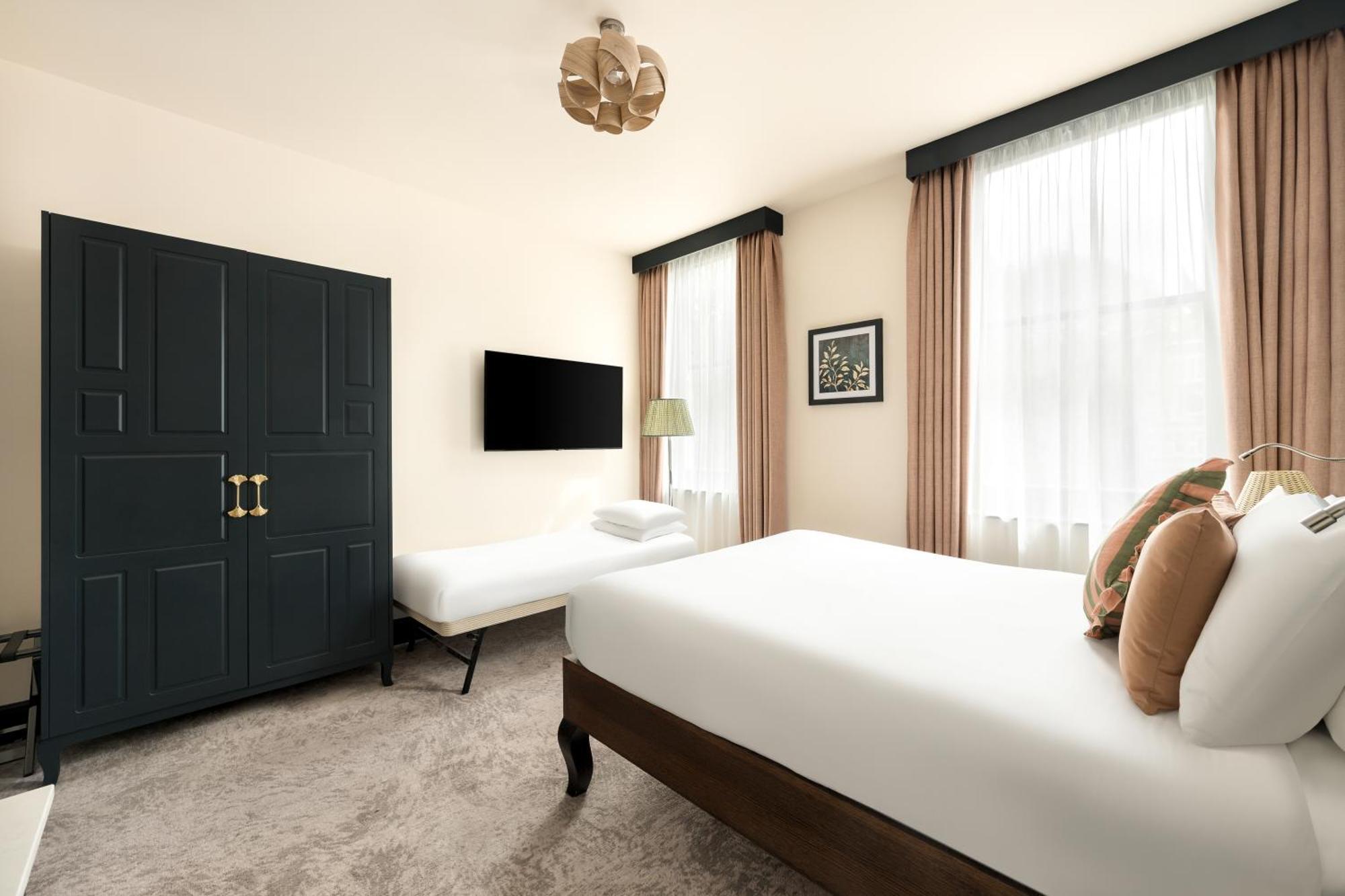 Premium Queen Room Extra Bed