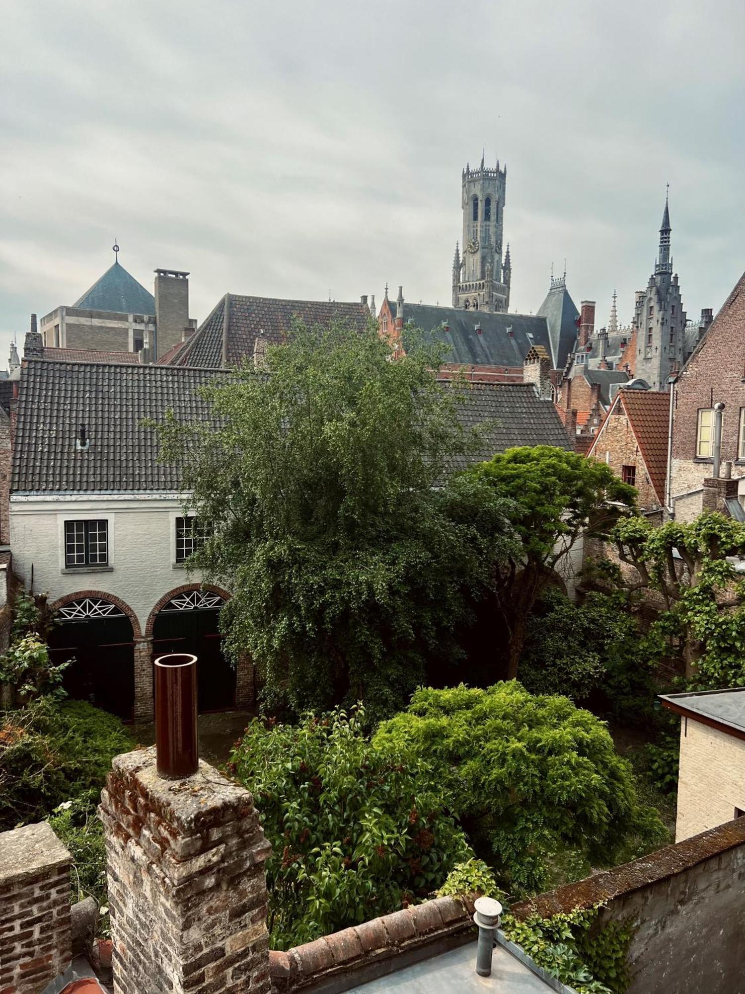 Kleine Tweepersoonskamer met Uitzicht op de Klokkentoren