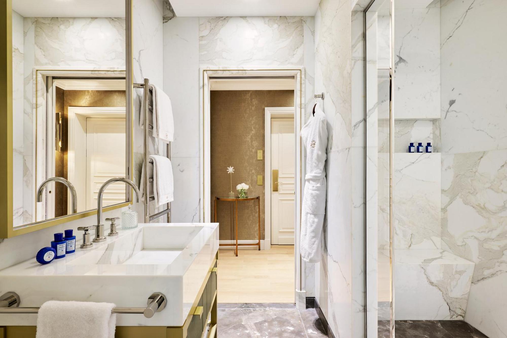 Exclusive Prestige Room - City or Courtyard View
