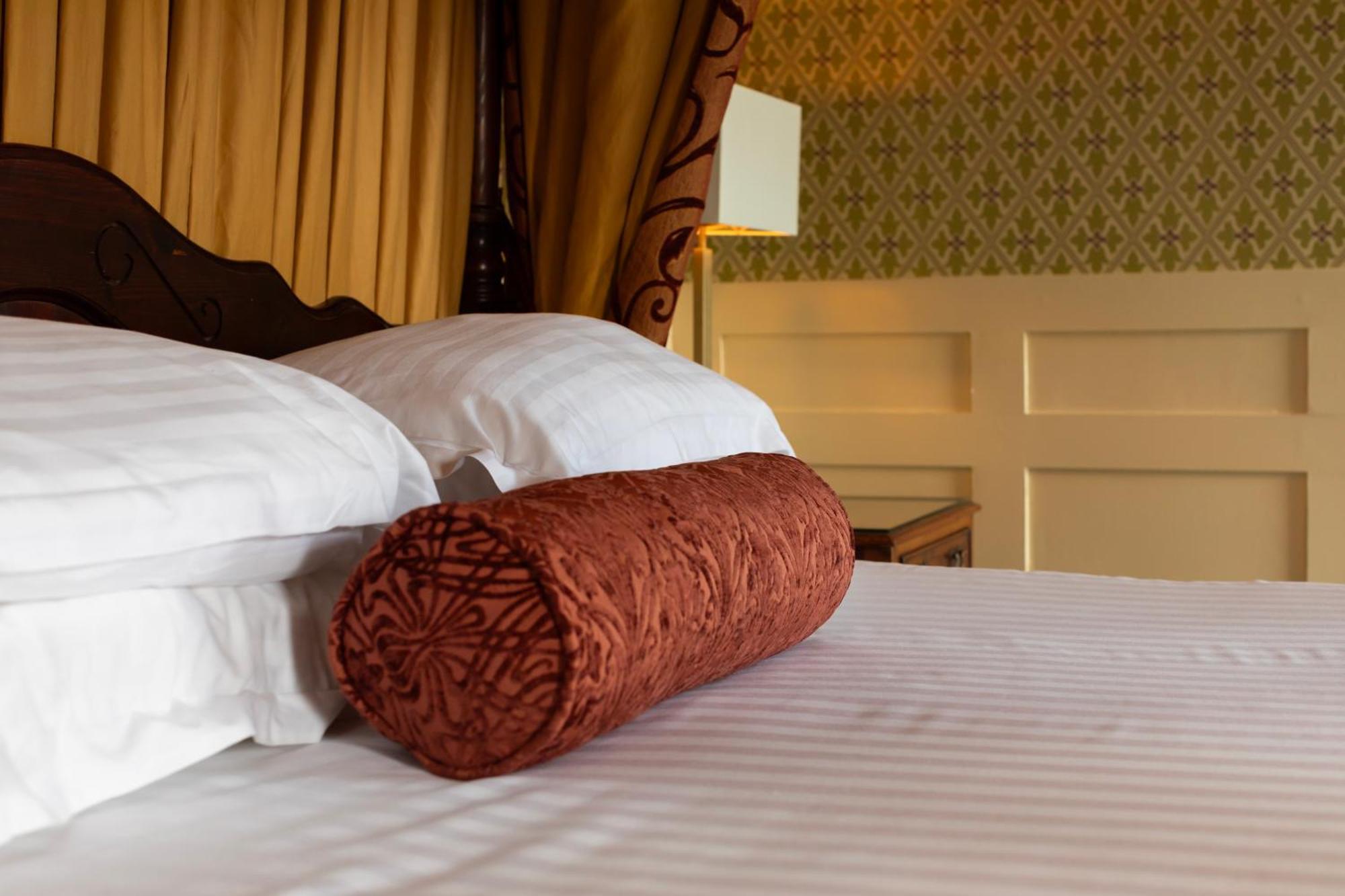 Super King Four Poster Room