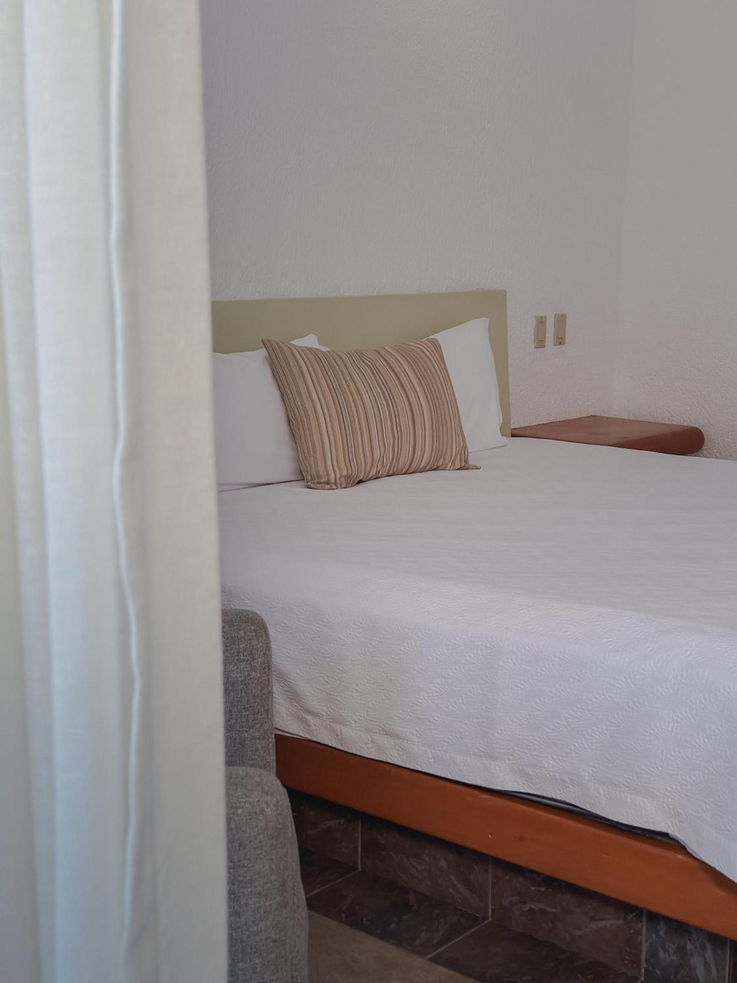 Standard Room 2 queen size beds balcony