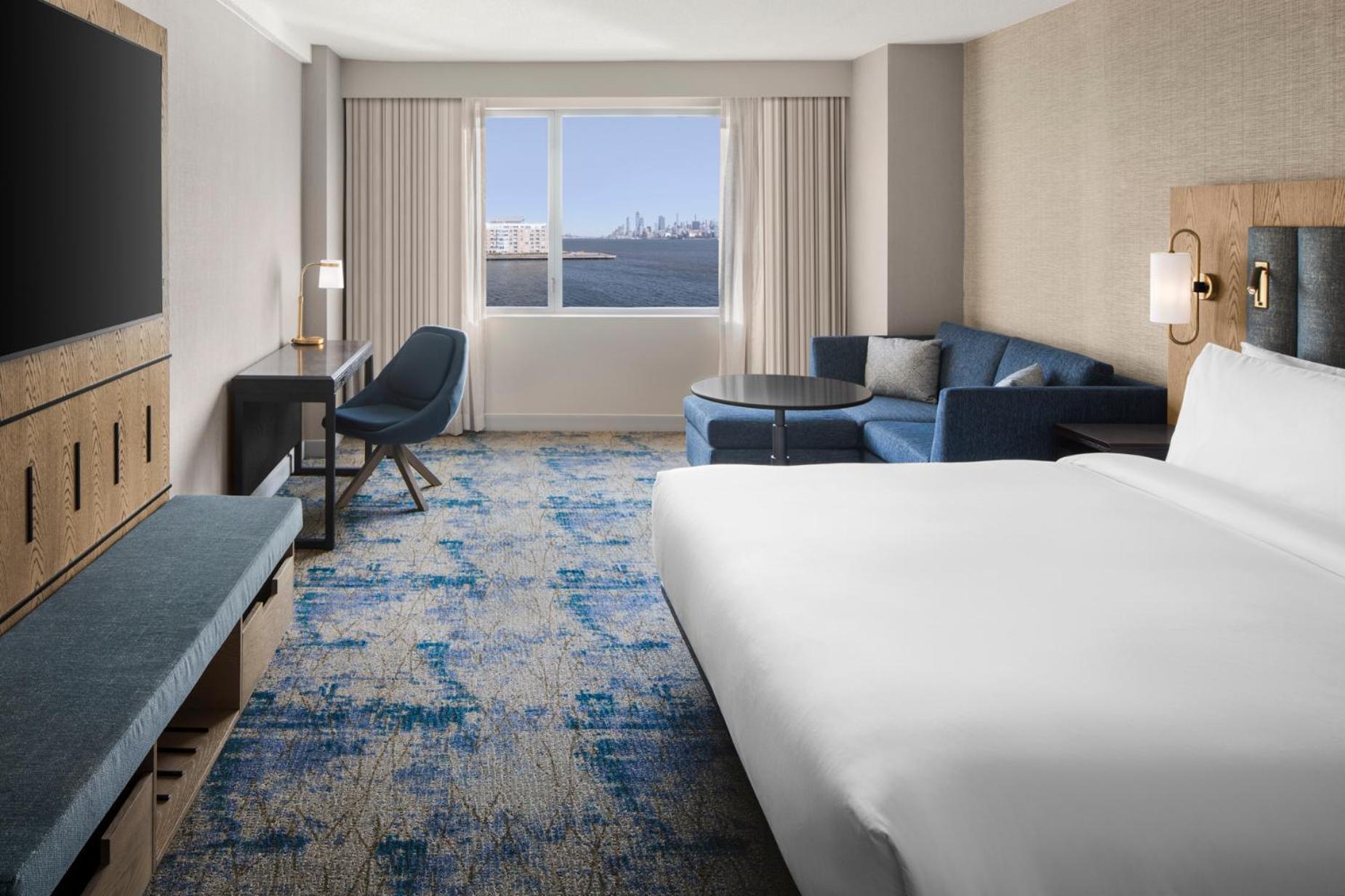 King Room River View,1674705411:JPEG