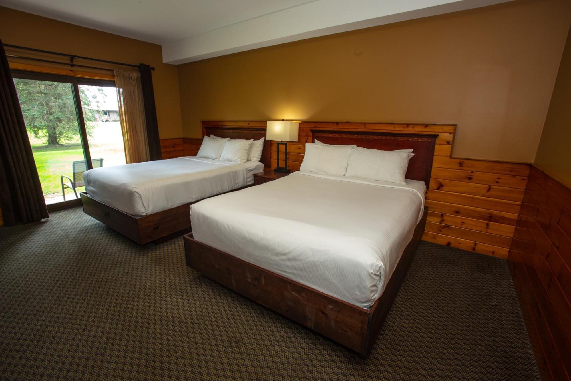 Deluxe Queen Room