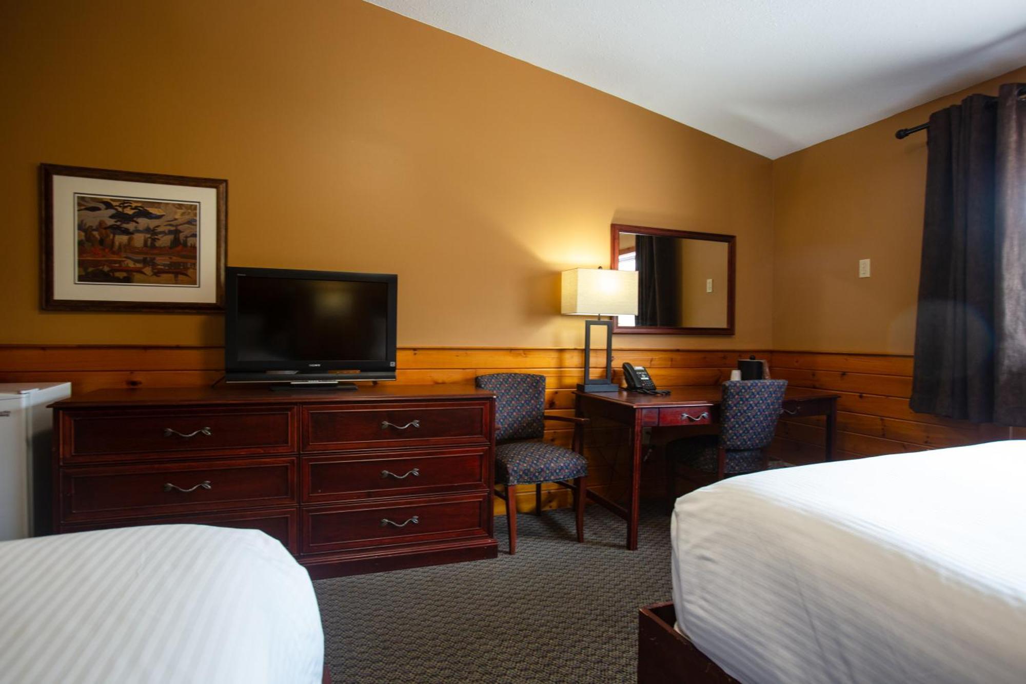 Standard Queen Room