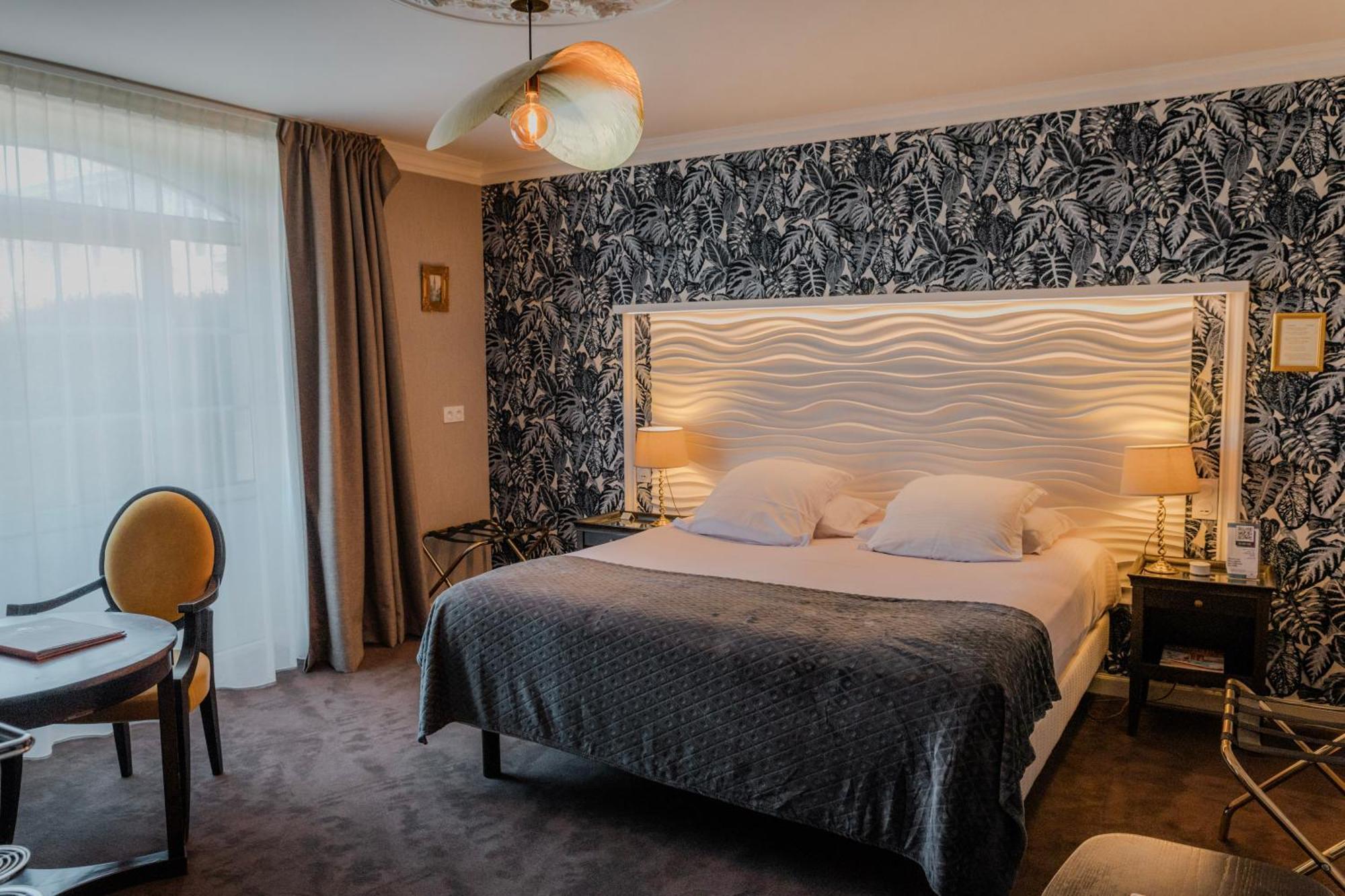 Deluxe Double Room,1678629284:JPEG