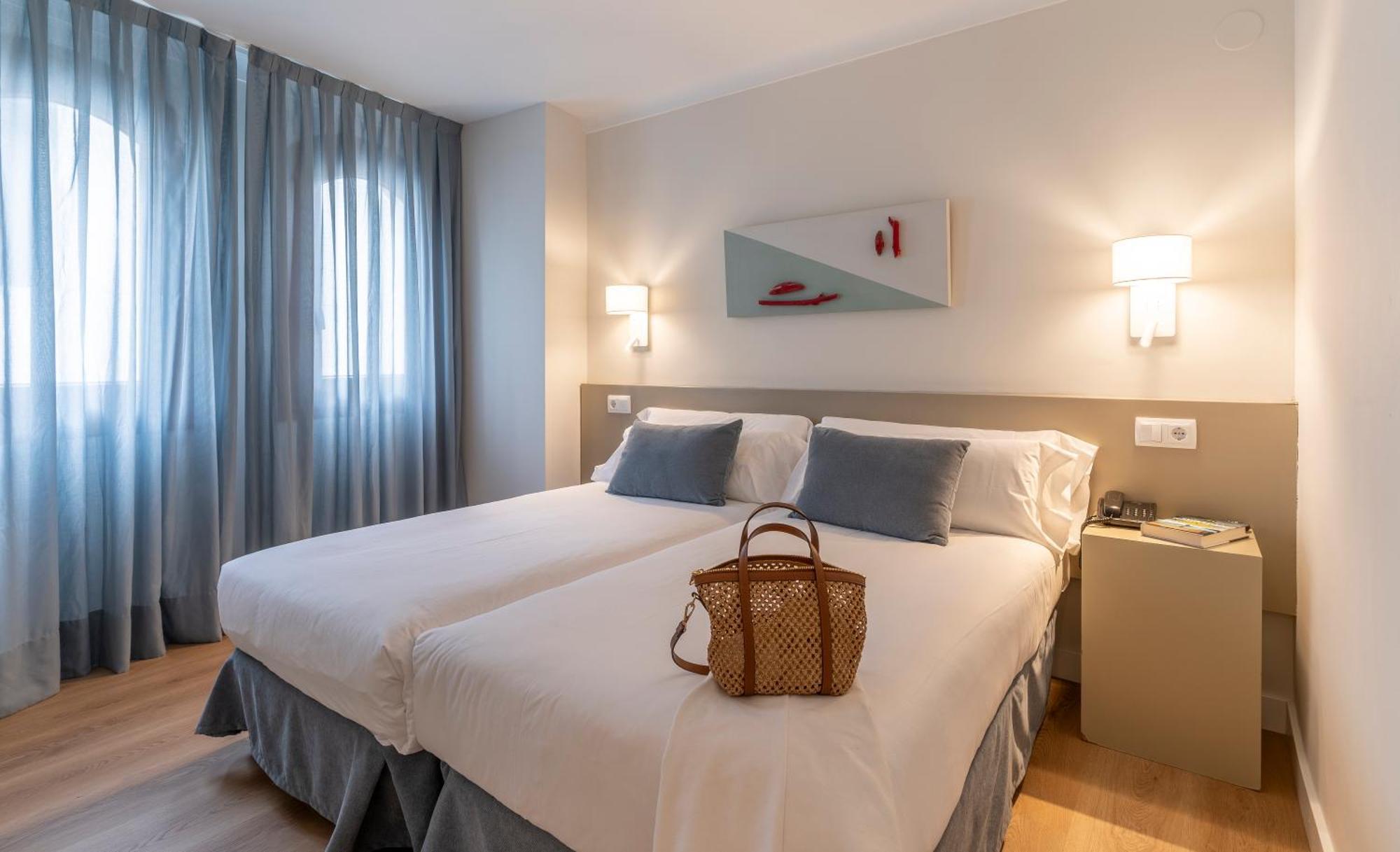 Double or Twin Room,1739364137:JPEG