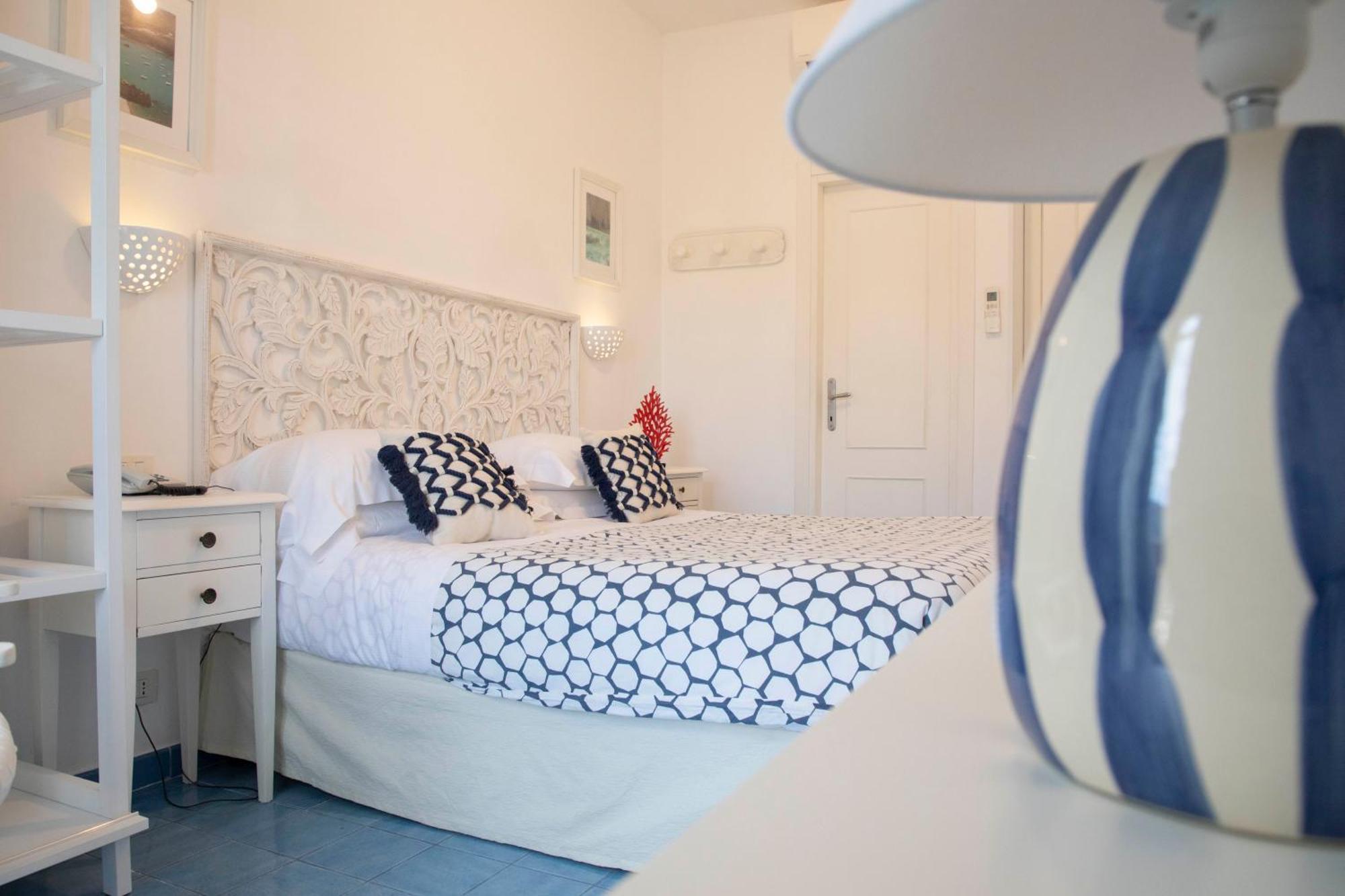 Double Room with Sea View and small Balcony