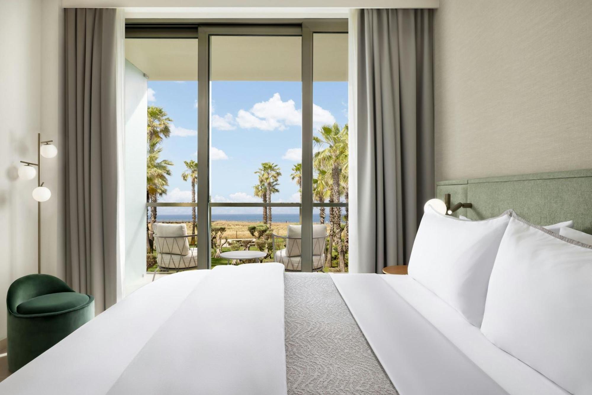 Deluxe King Room Balcony Sea View,1683824508:JPEG
