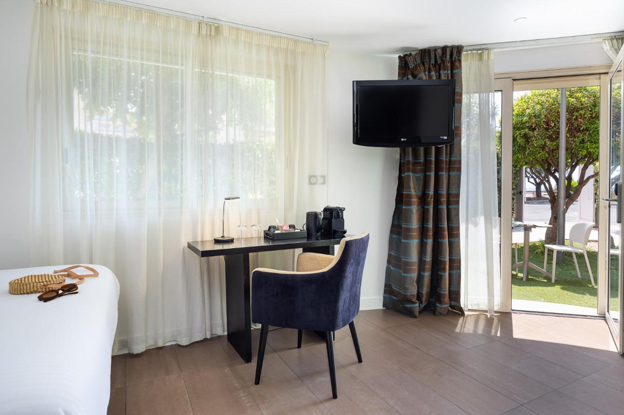 Standard Double Room,1681720835:JPEG