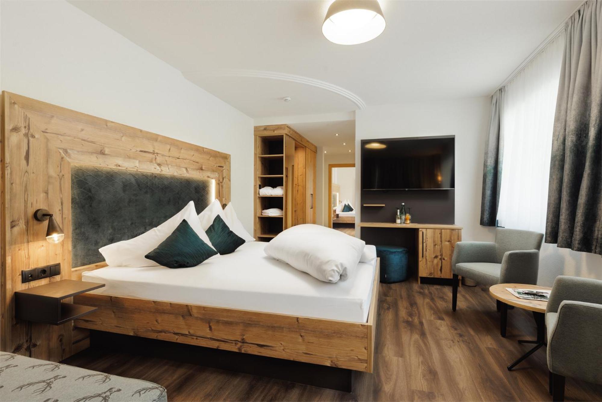 Two-Bedroom Family Suite,1681733886:JPEG