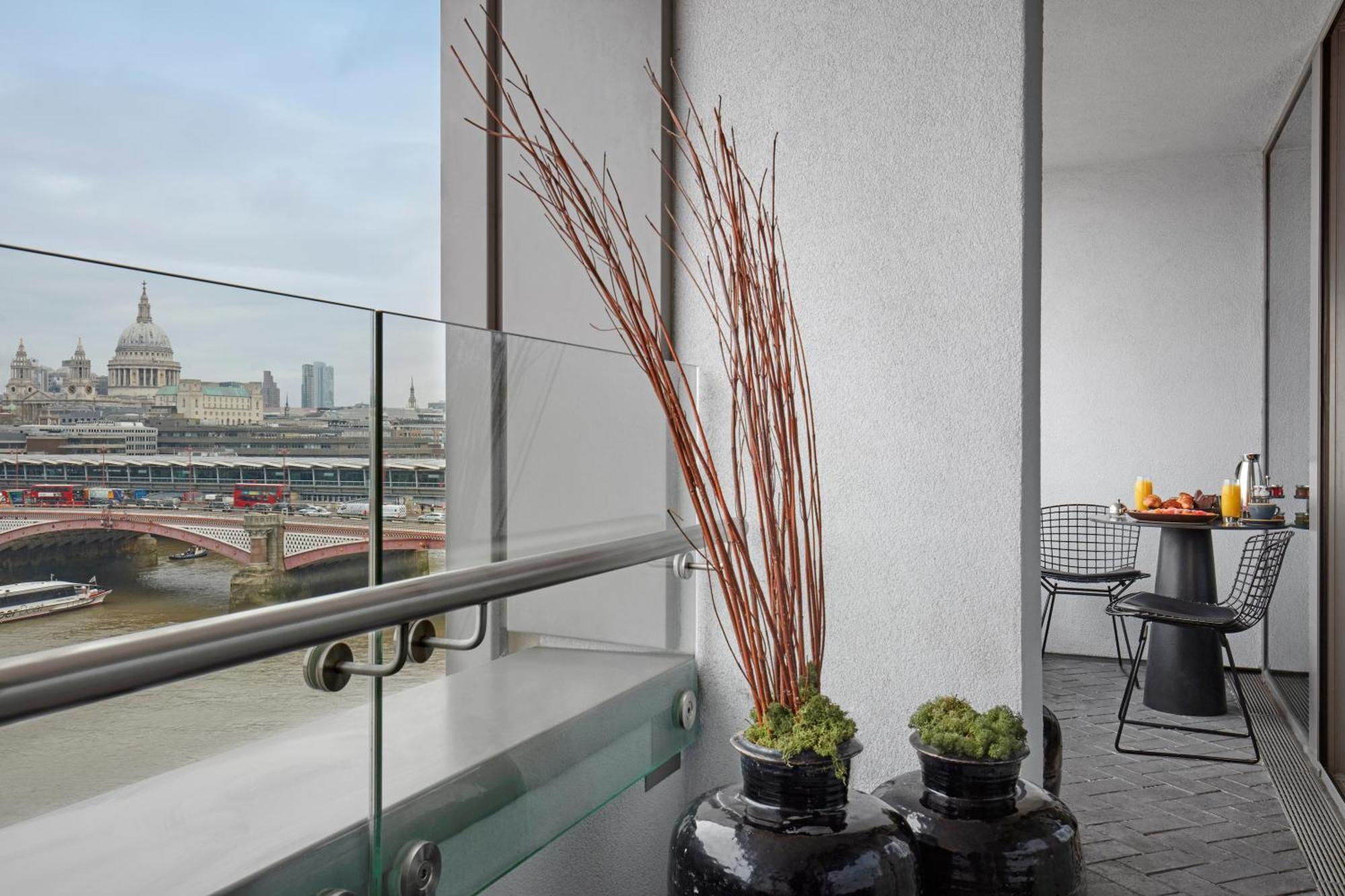 Riverview Balcony Suite,1731418222:JPEG