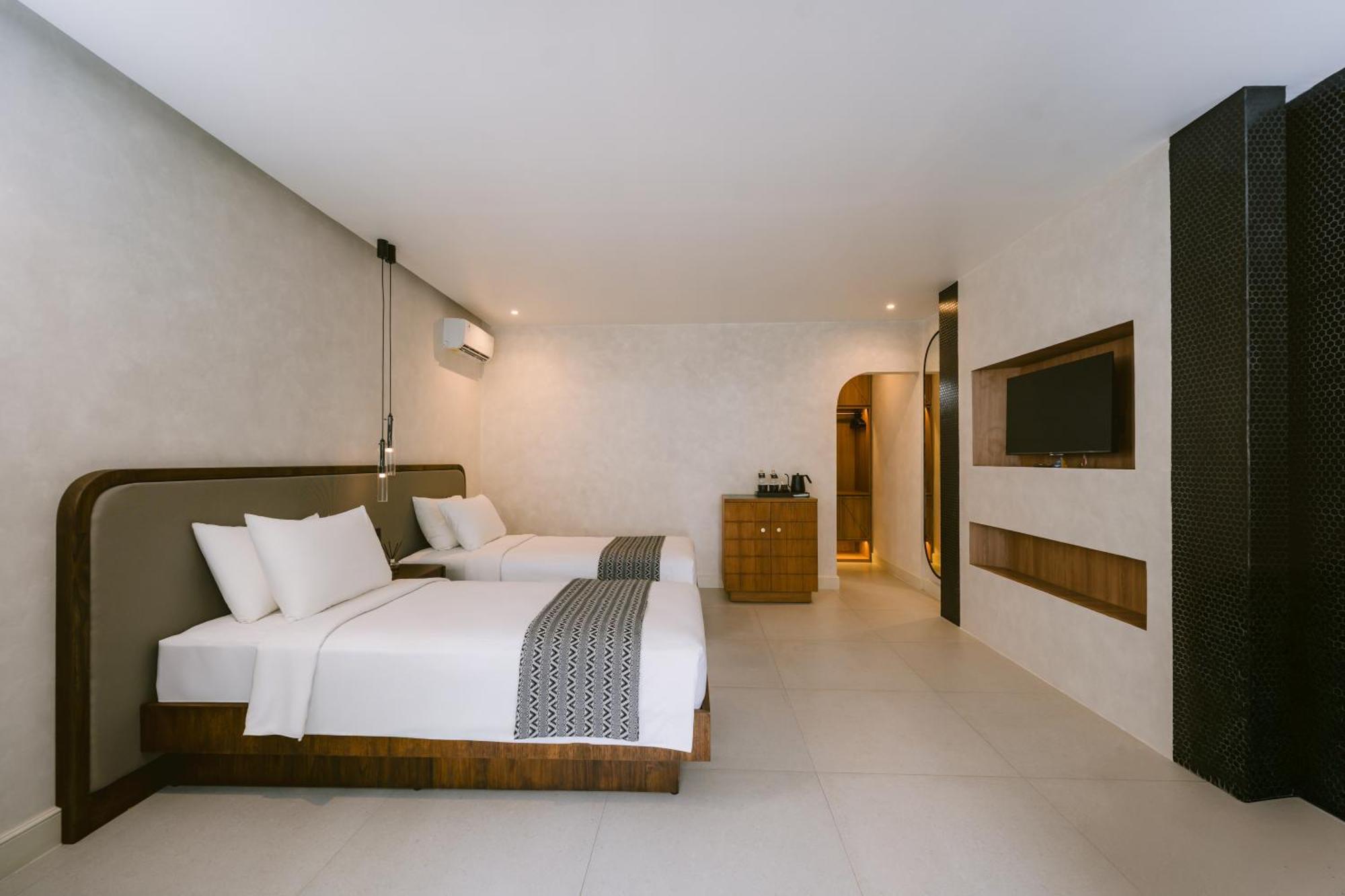 Deluxe Plus Twin Room