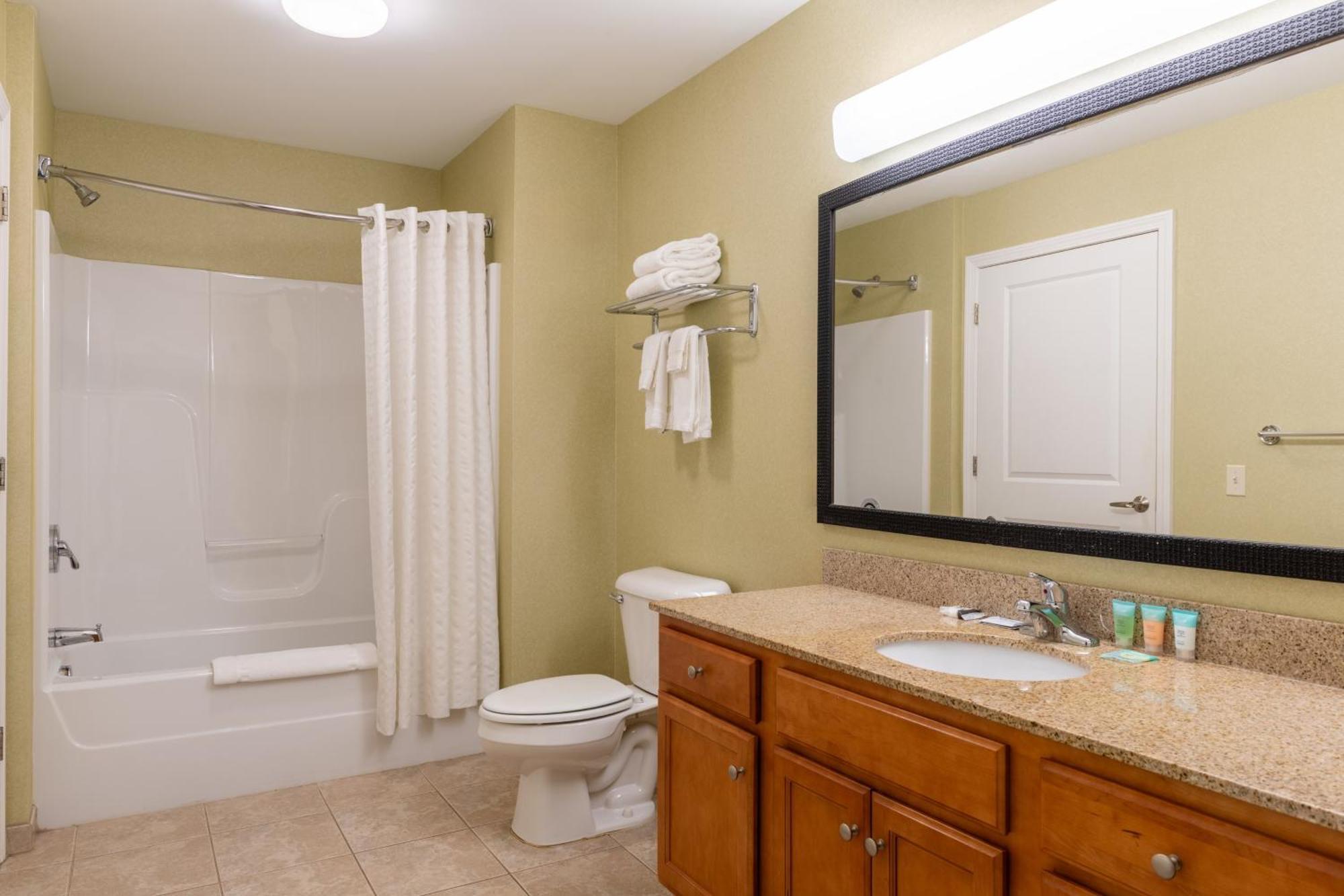 Deluxe King Suite